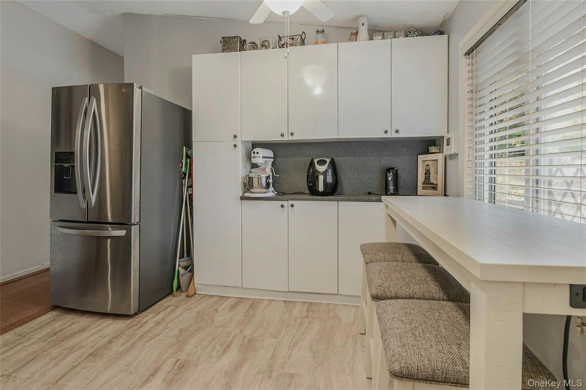 Single Family Oak  Suffolk County, NY 11933, MLS-933583-5