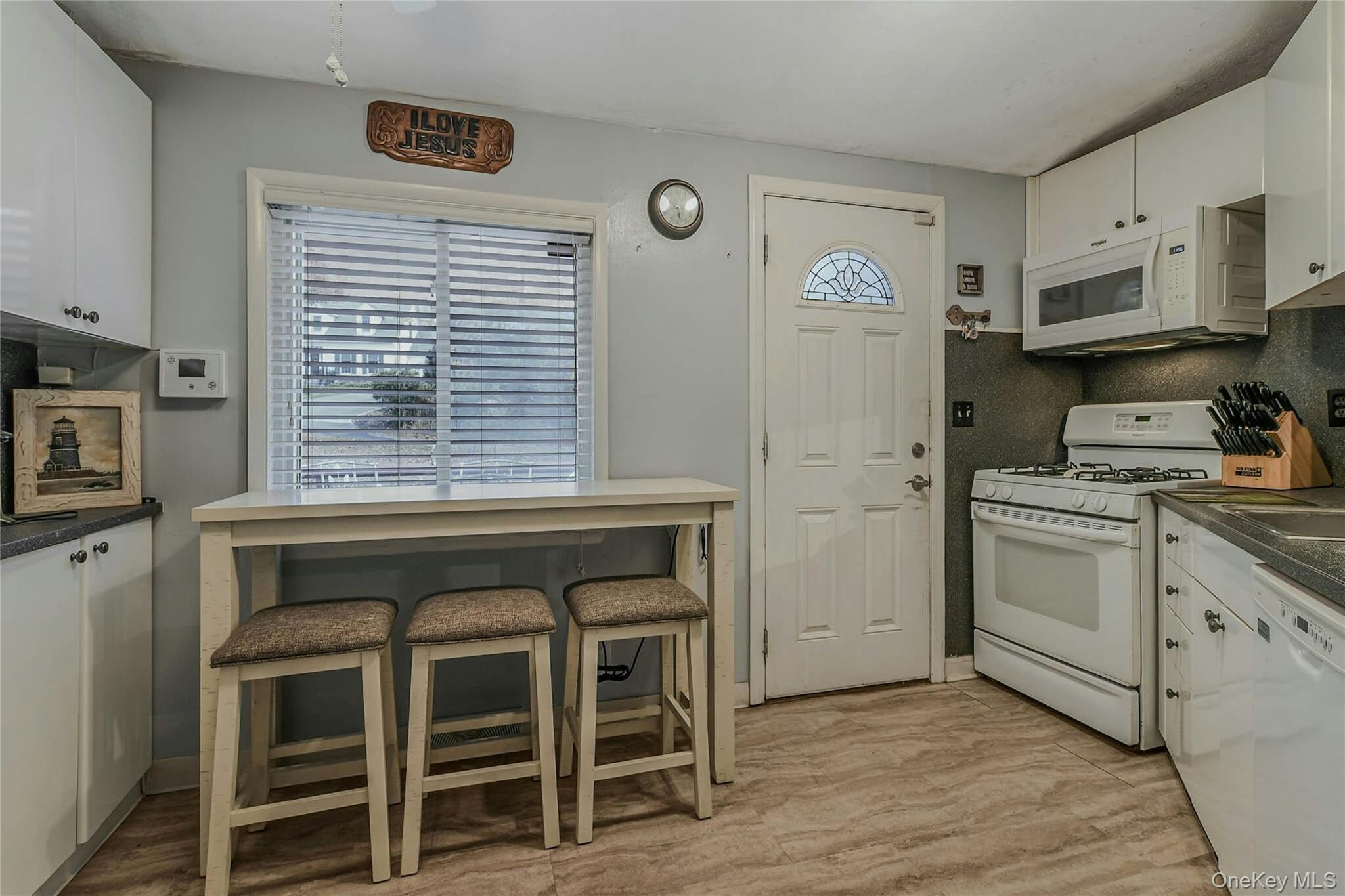 Single Family Oak  Suffolk County, NY 11933, MLS-933583-6