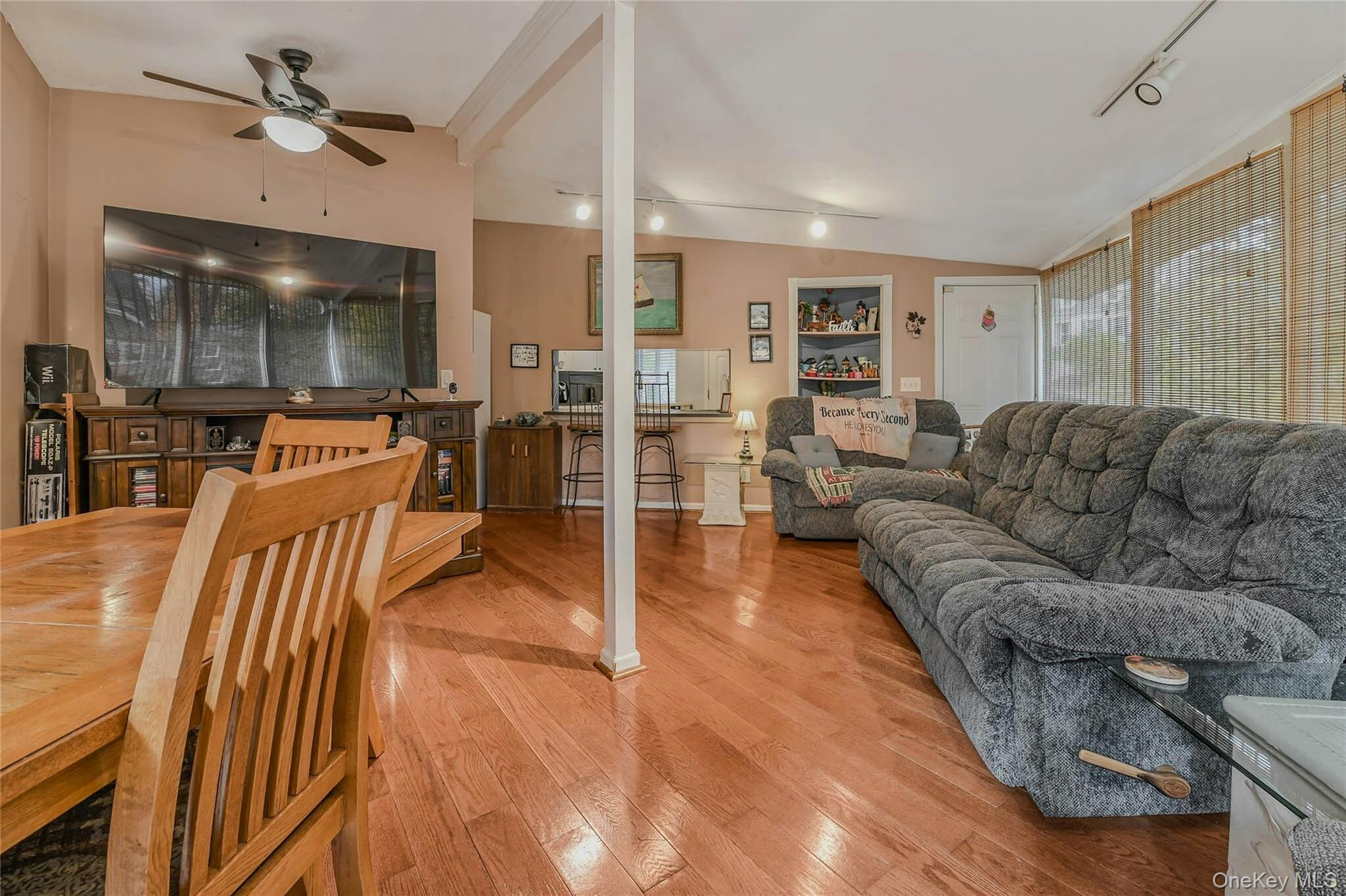 Single Family Oak  Suffolk County, NY 11933, MLS-933583-9