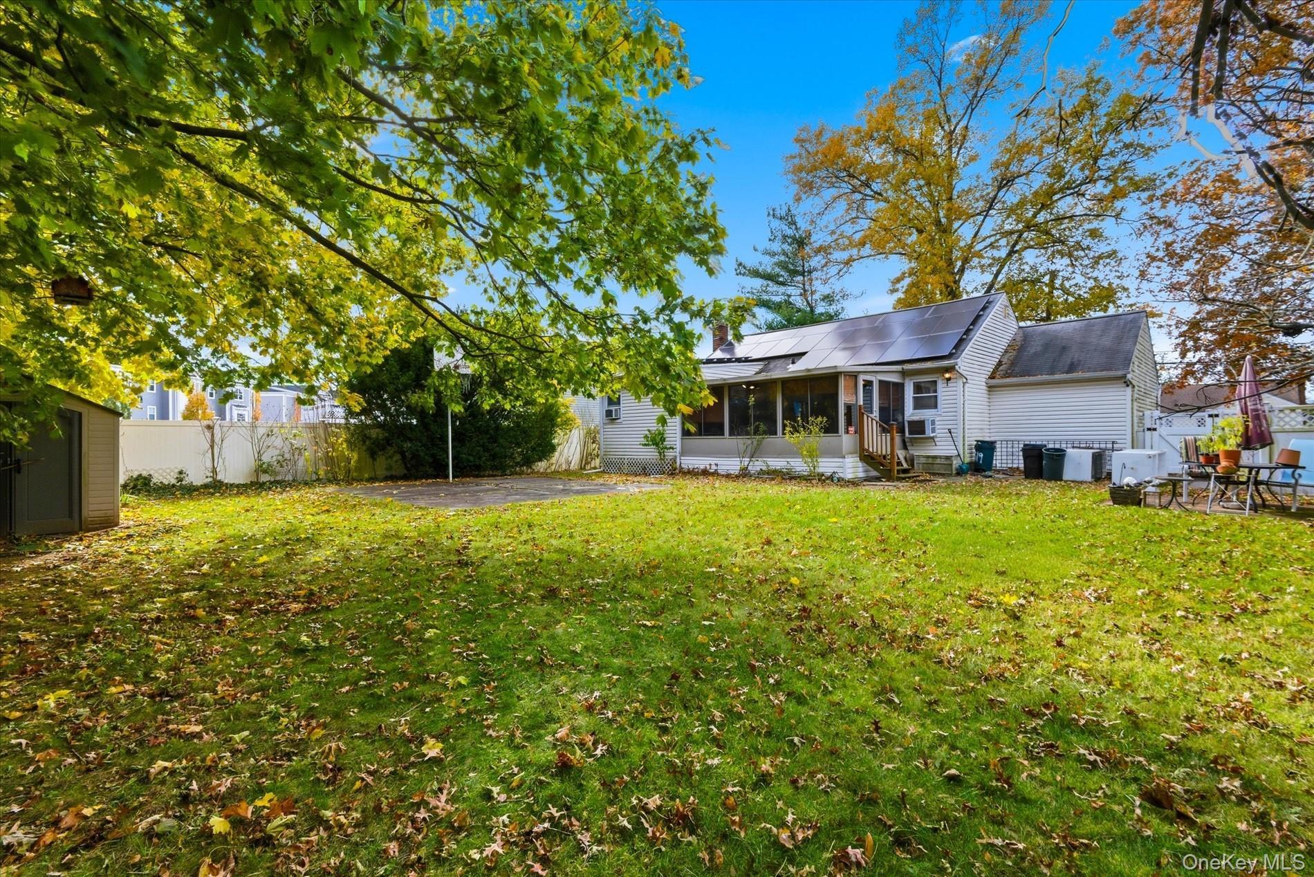 Single Family Chester  Nassau County, NY 11553, MLS-933586-4