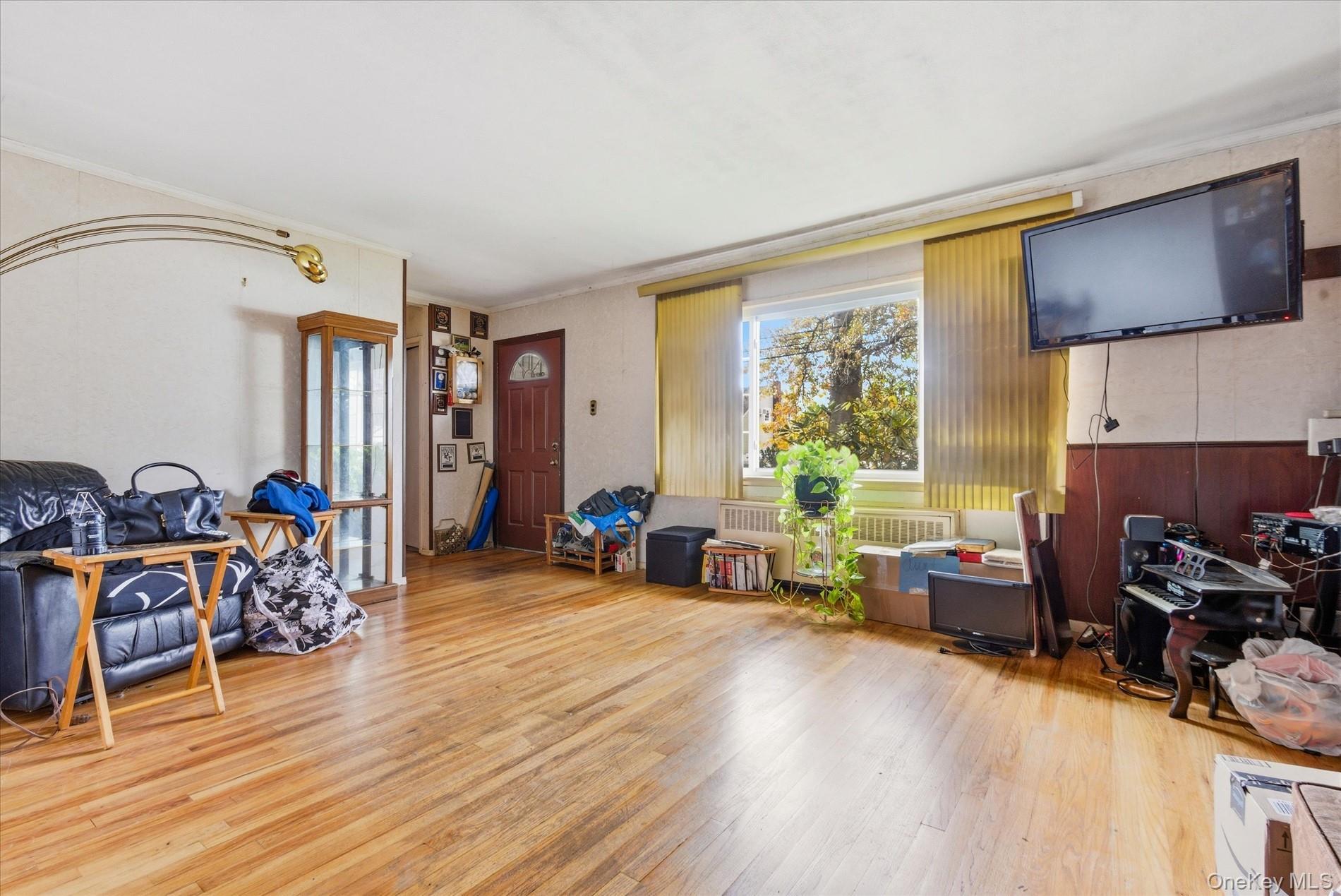 Single Family Chester  Nassau County, NY 11553, MLS-933586-7