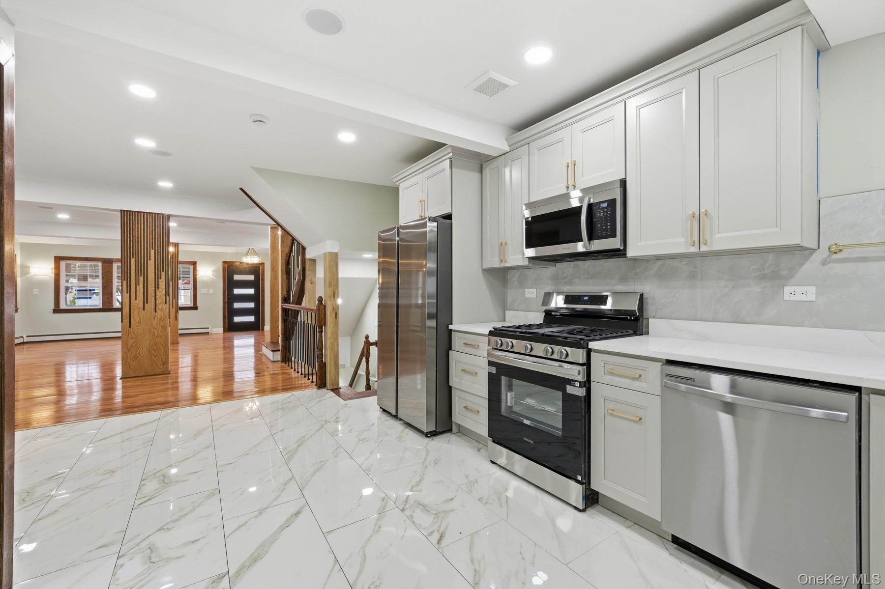 Single Family 205th Queens, NY 11412, MLS-933614-17