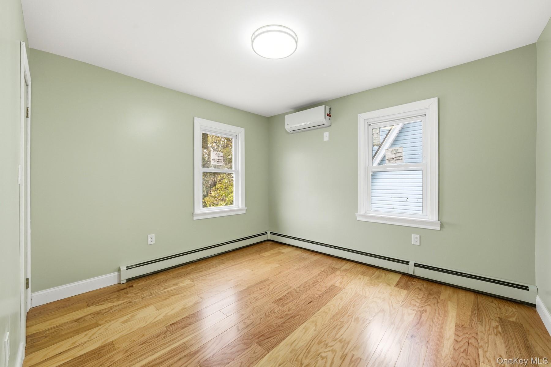 Single Family 205th Queens, NY 11412, MLS-933614-24