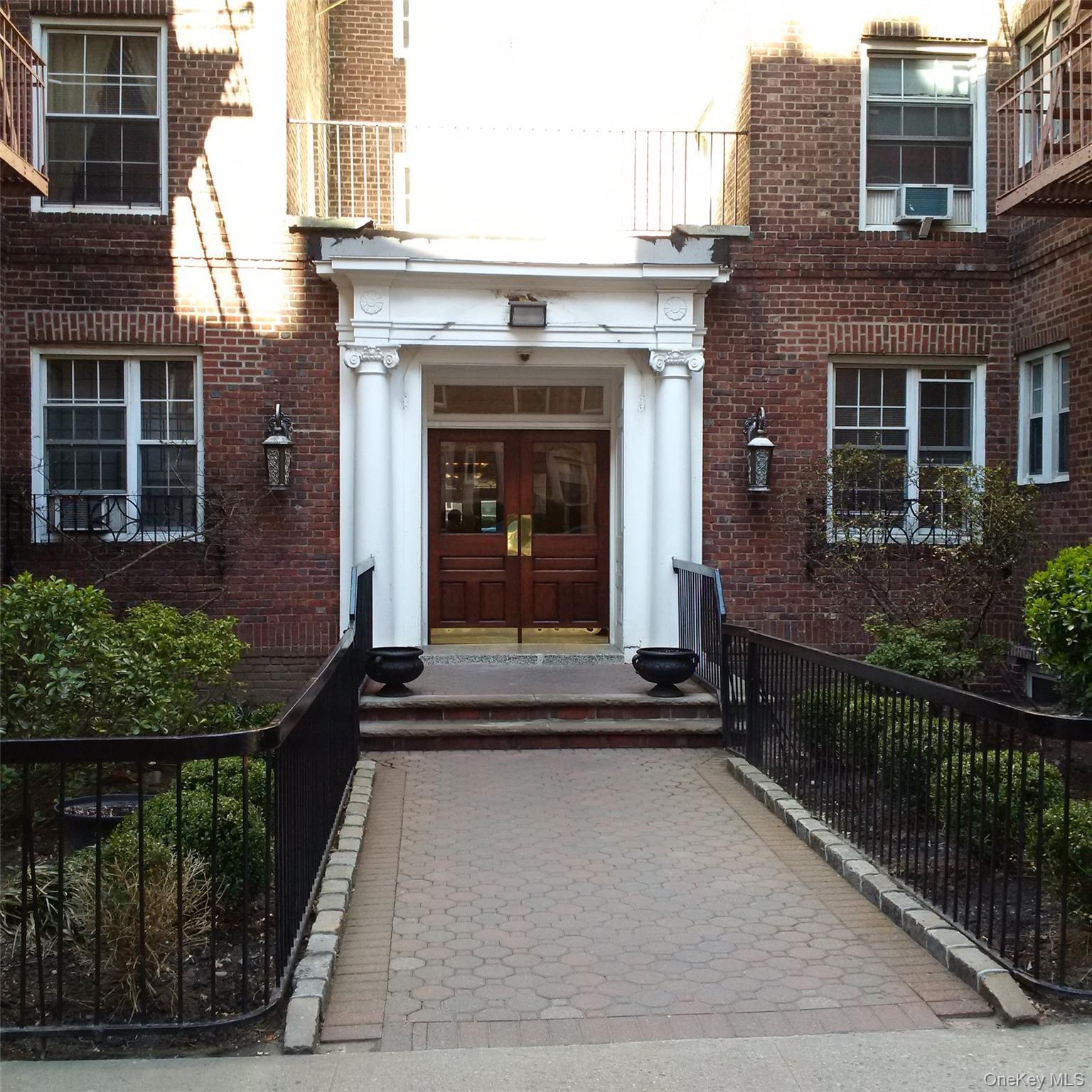 Coop 73rd  Queens, NY 11375, MLS-933628-20