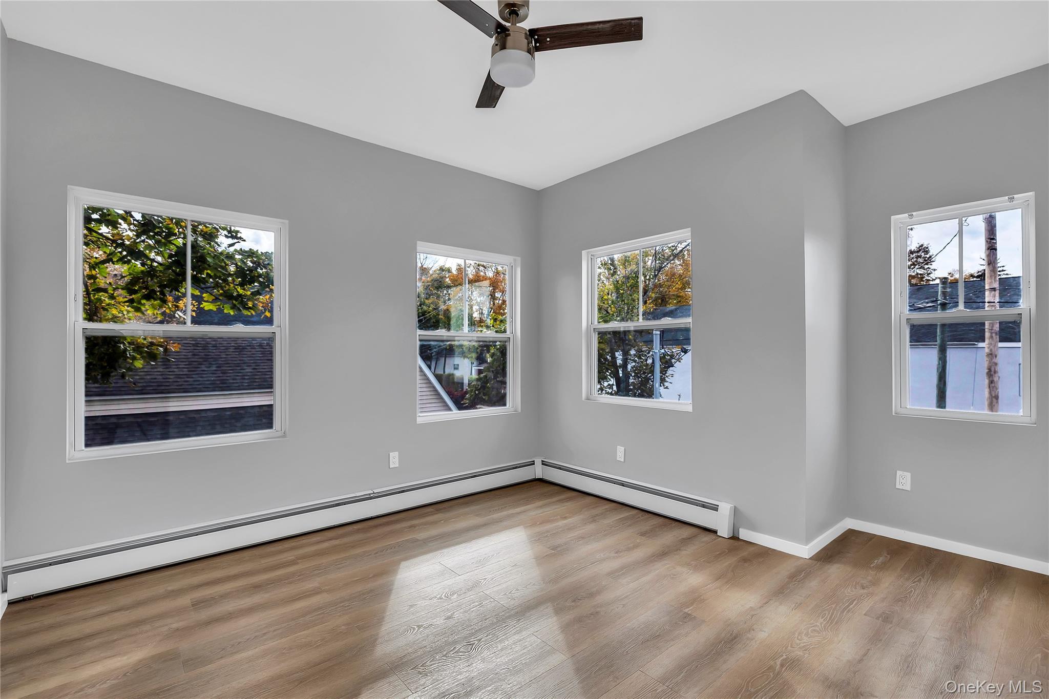 Single Family East  Suffolk County, NY 11901, MLS-933639-20