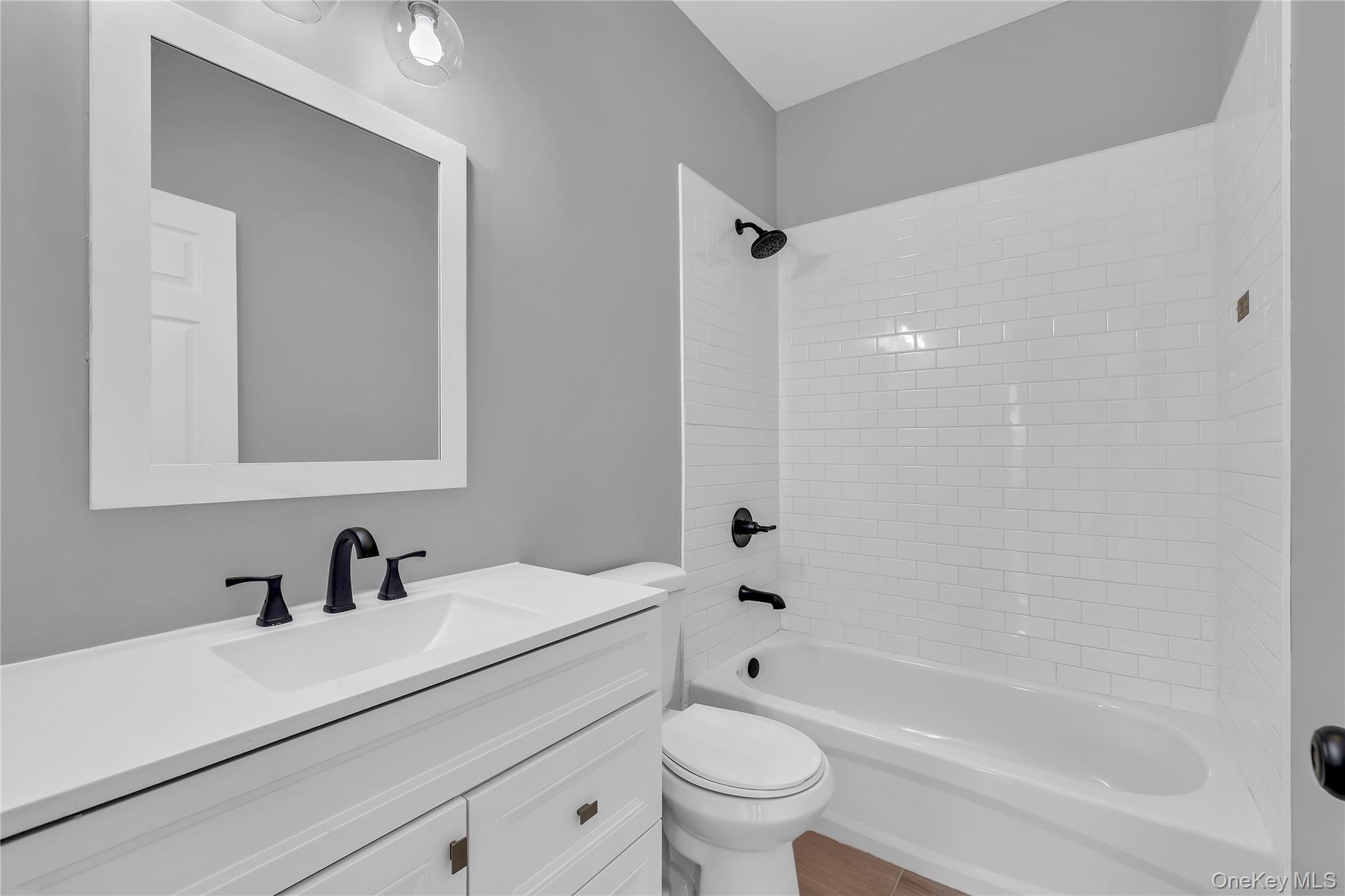 Single Family East  Suffolk County, NY 11901, MLS-933639-23