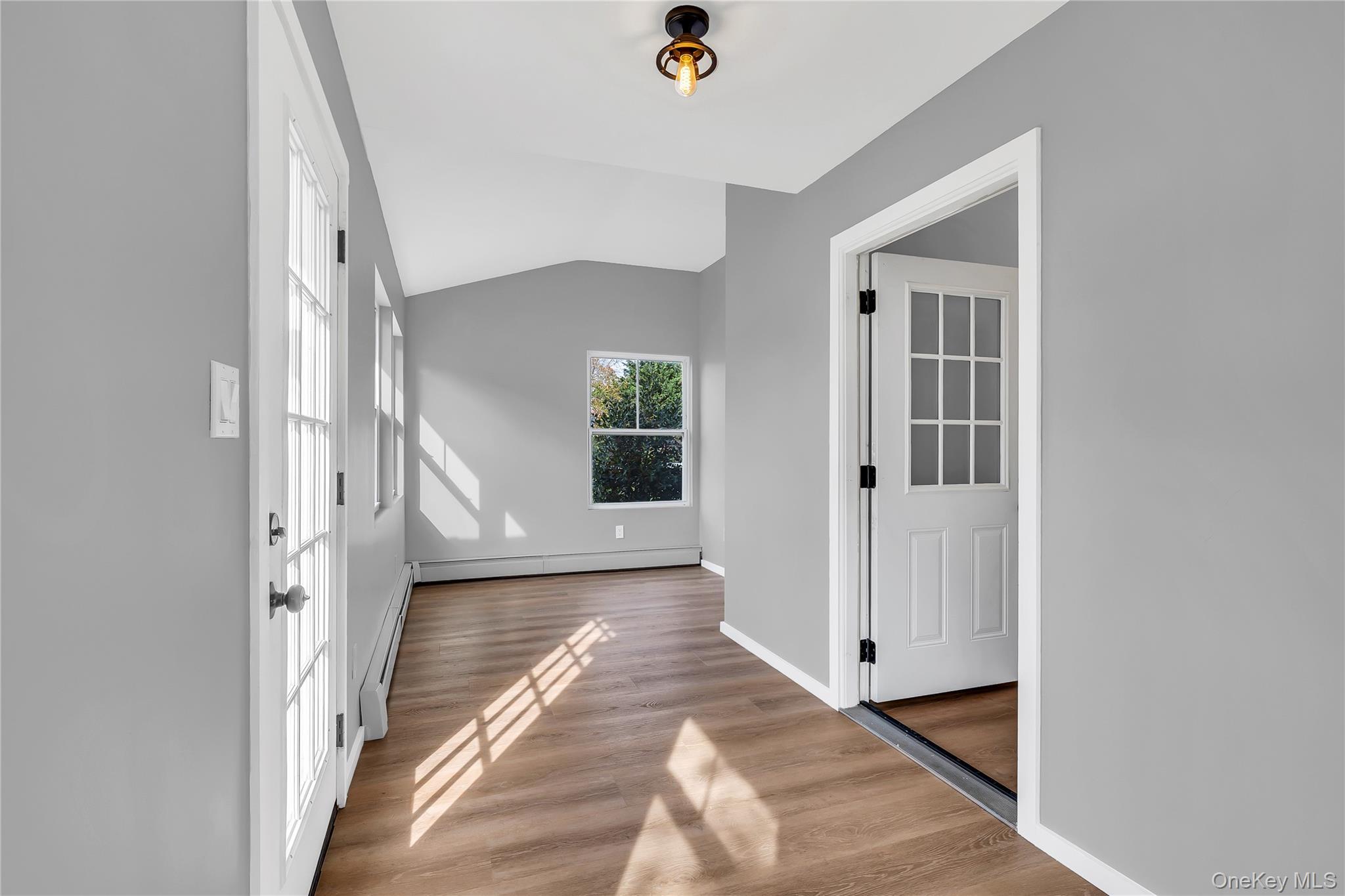 Single Family East  Suffolk County, NY 11901, MLS-933639-3