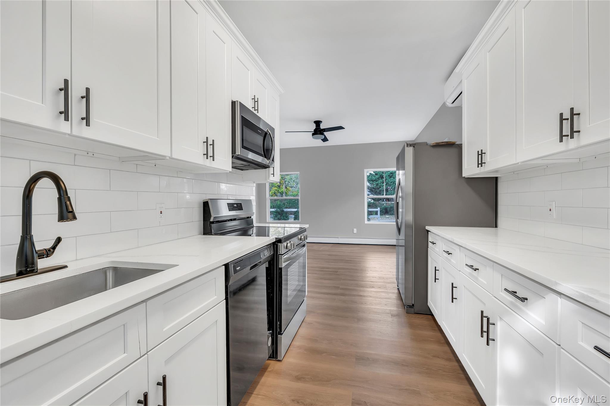 Single Family East  Suffolk County, NY 11901, MLS-933639-9