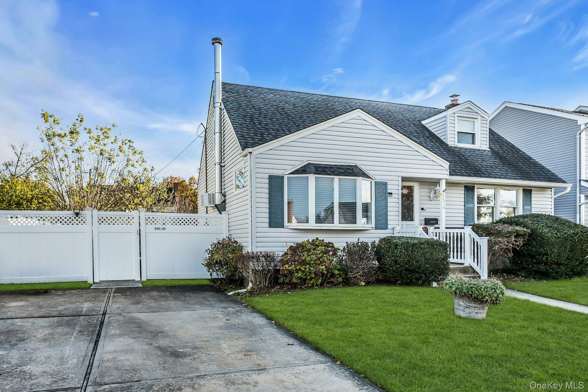 Single Family Alder  Nassau County, NY 11554, MLS-933708-2