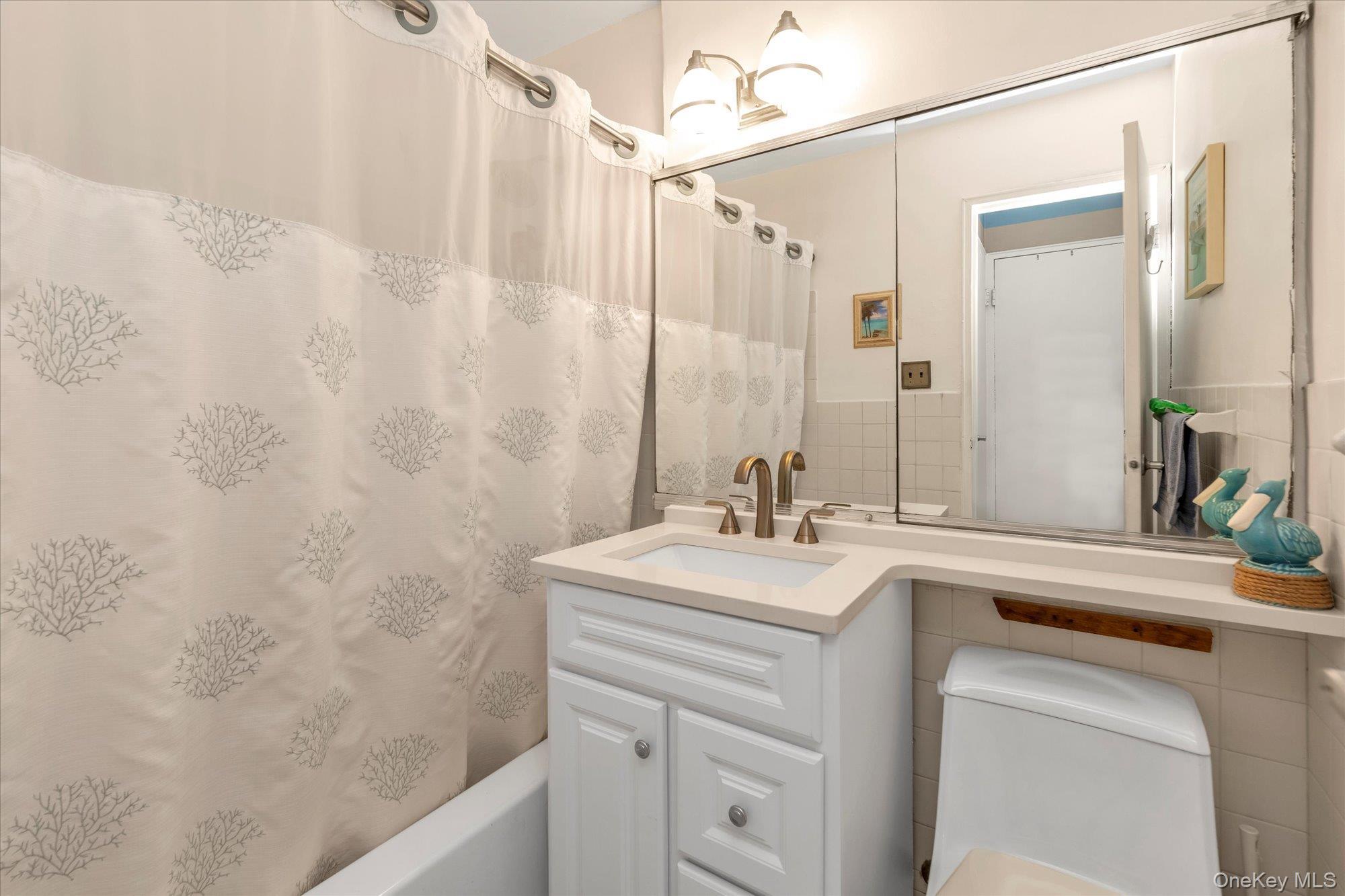 Coop Broadway  Nassau County, NY 11561, MLS-933735-11