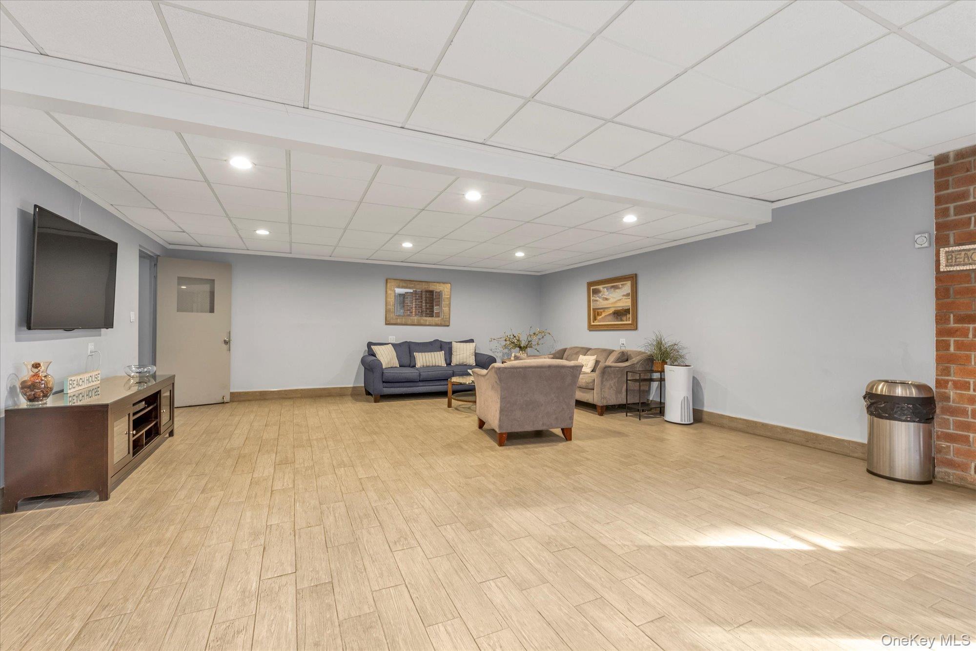 Coop Broadway  Nassau County, NY 11561, MLS-933735-15