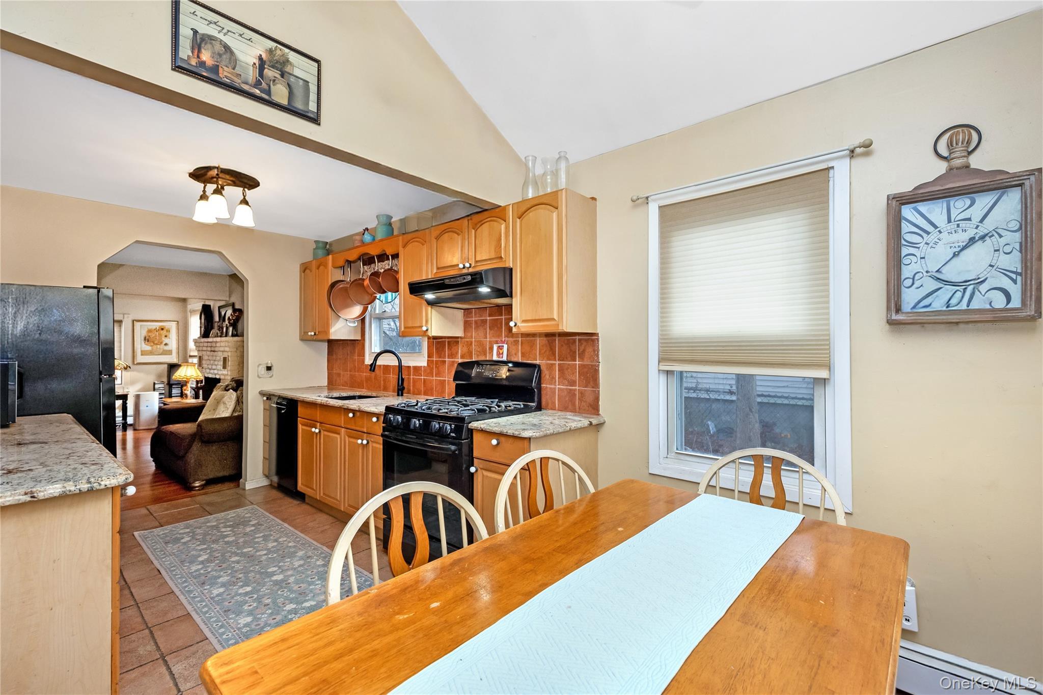 Single Family Lakeside  Suffolk County, NY 11961, MLS-933752-8