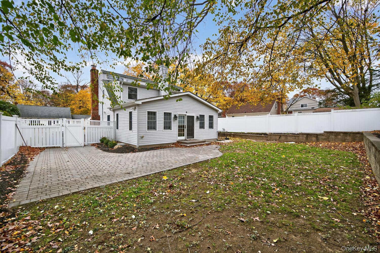 Single Family Claire Suffolk County, NY 11746, MLS-933757-40