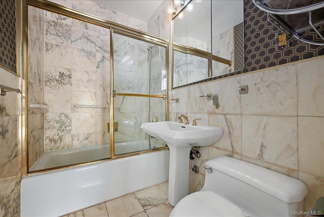 Coop Grand Central Queens, NY 11005, MLS-933759-21