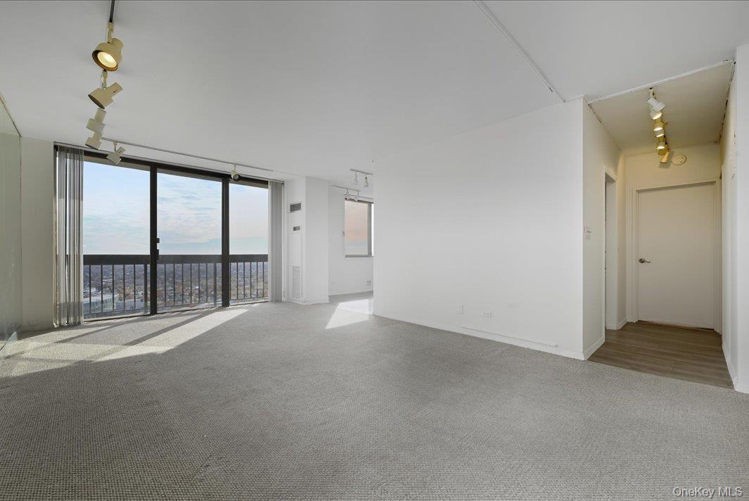 Coop Grand Central Queens, NY 11005, MLS-933759-4