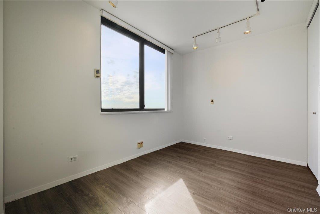 Coop Grand Central Queens, NY 11005, MLS-933759-9