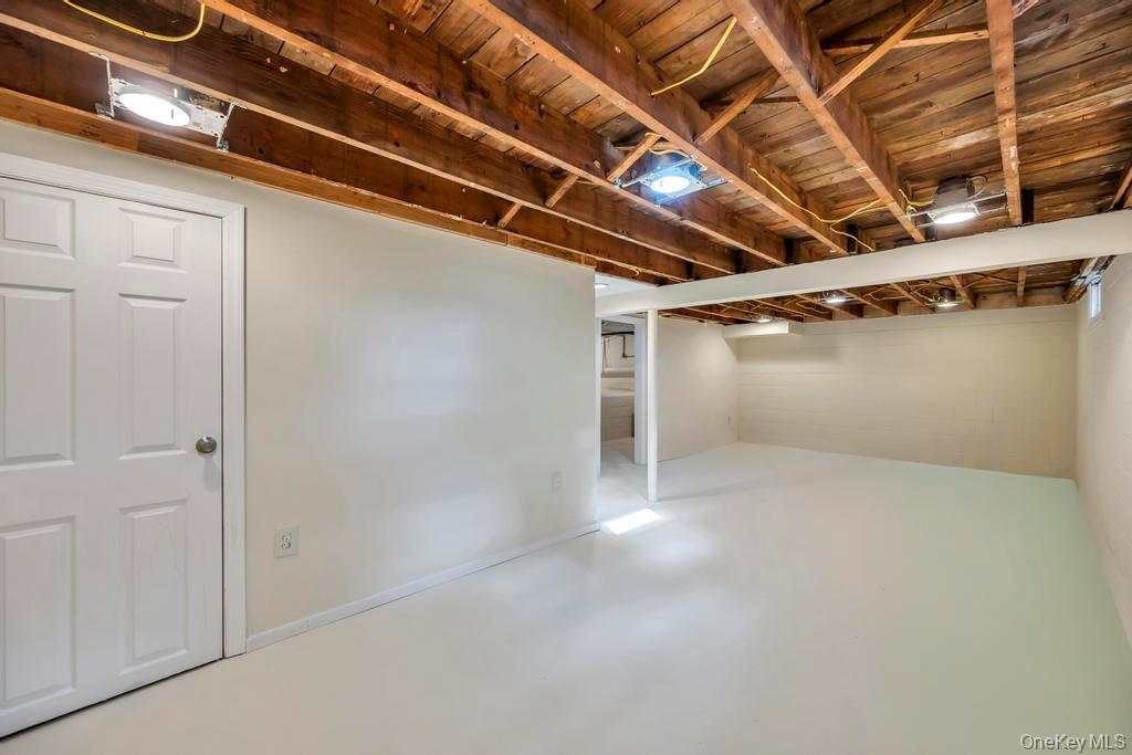 Single Family Connetquot  Suffolk County, NY 11722, MLS-933765-10