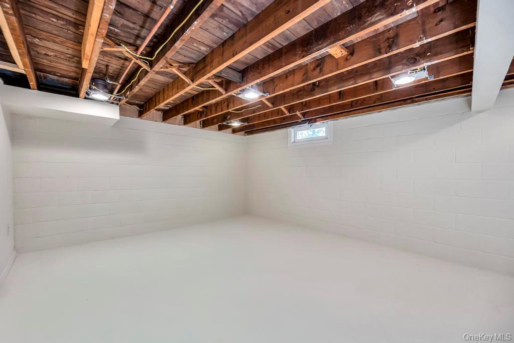 Single Family Connetquot  Suffolk County, NY 11722, MLS-933765-11