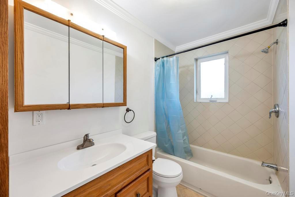 Single Family Connetquot  Suffolk County, NY 11722, MLS-933765-22