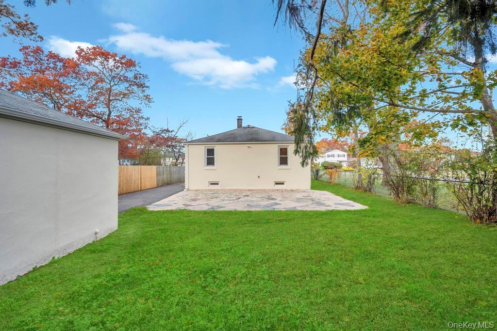 Single Family Connetquot  Suffolk County, NY 11722, MLS-933765-8