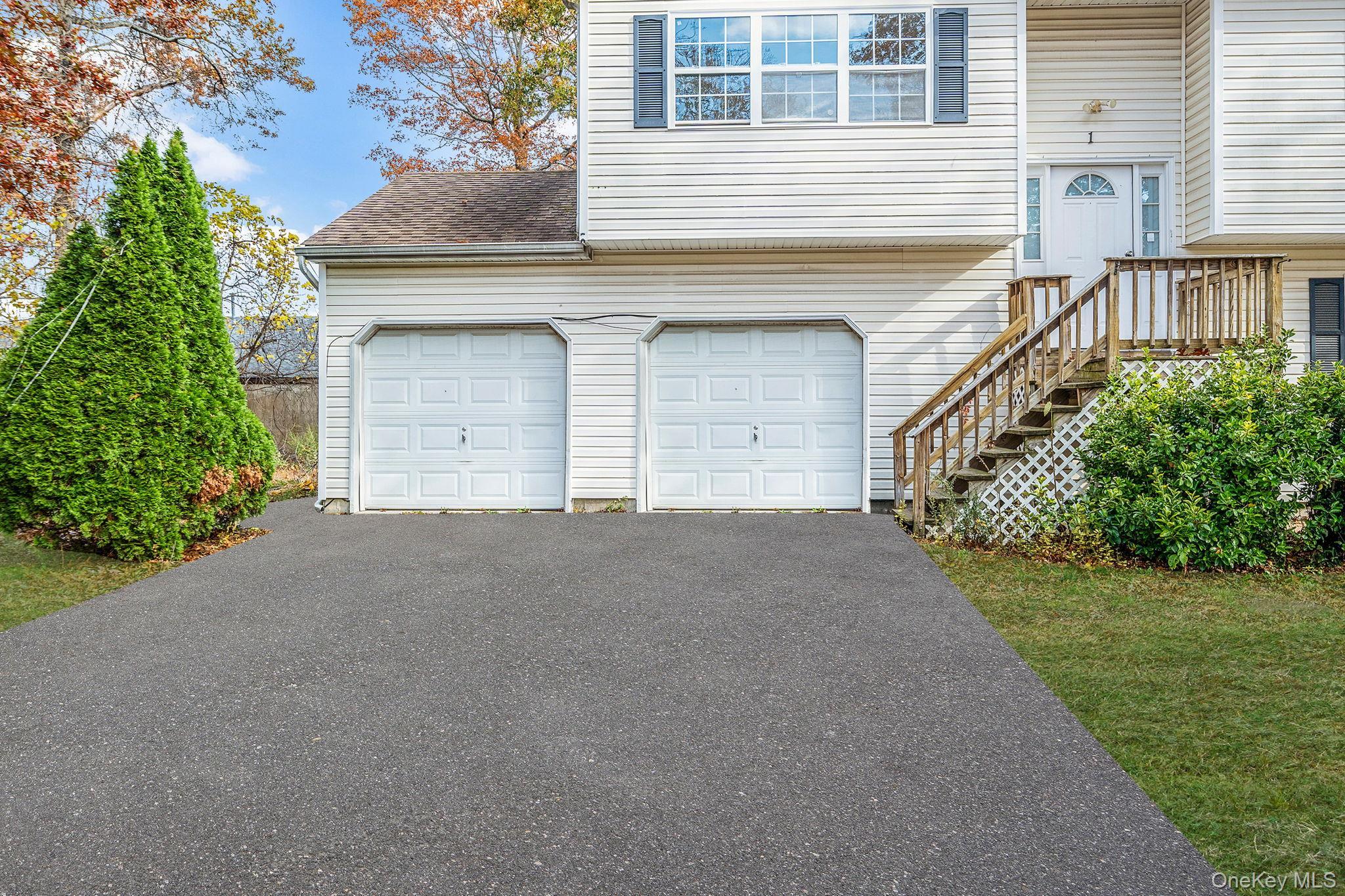 Single Family Wendy  Suffolk County, NY 11738, MLS-933787-4