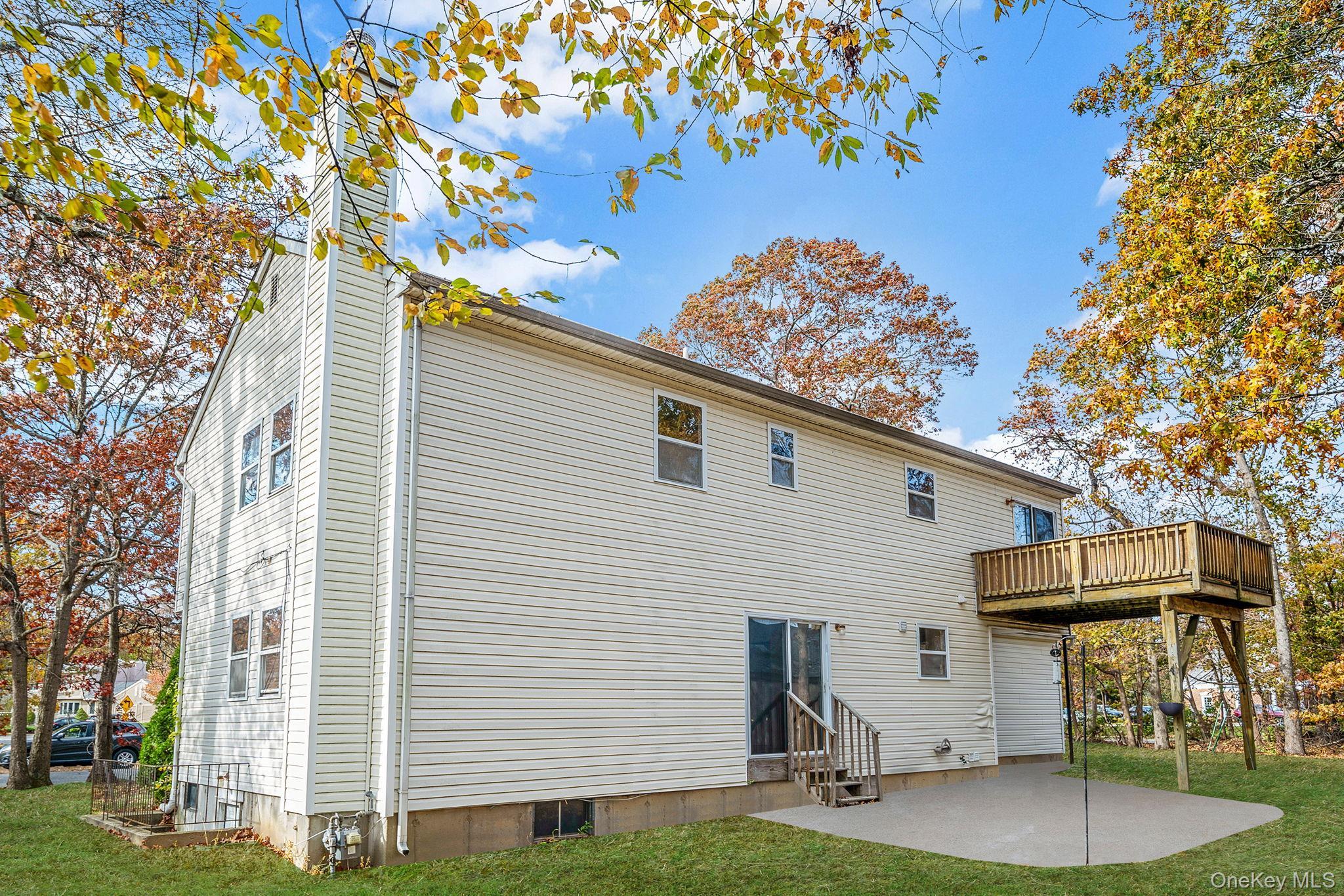 Single Family Wendy  Suffolk County, NY 11738, MLS-933787-5