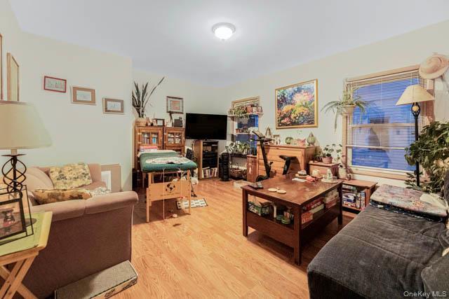 Single Family Waring Westchester County, NY 10703, MLS-933803-22