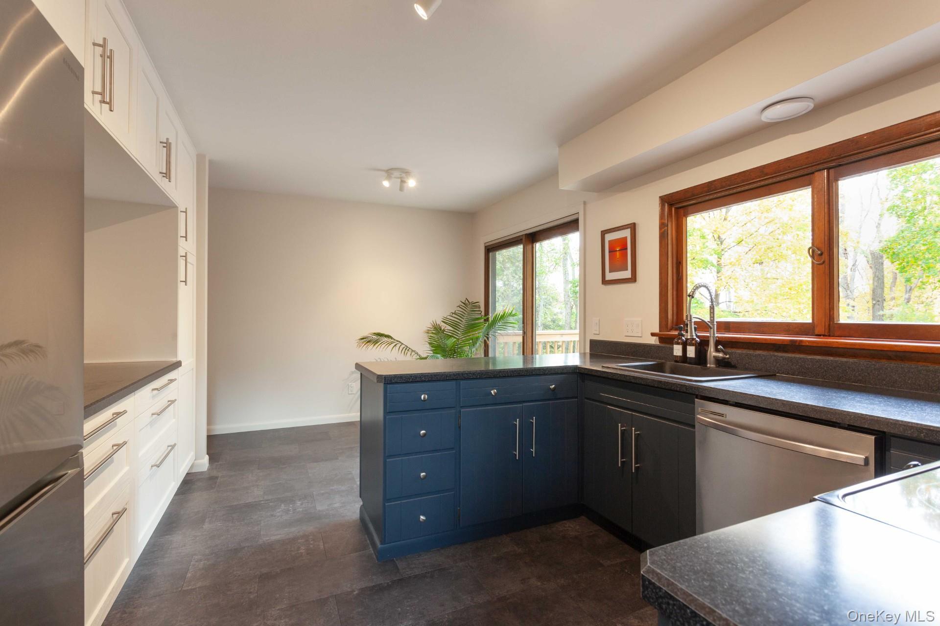 Single Family Old English Dutchess County, NY 12590, MLS-933808-10