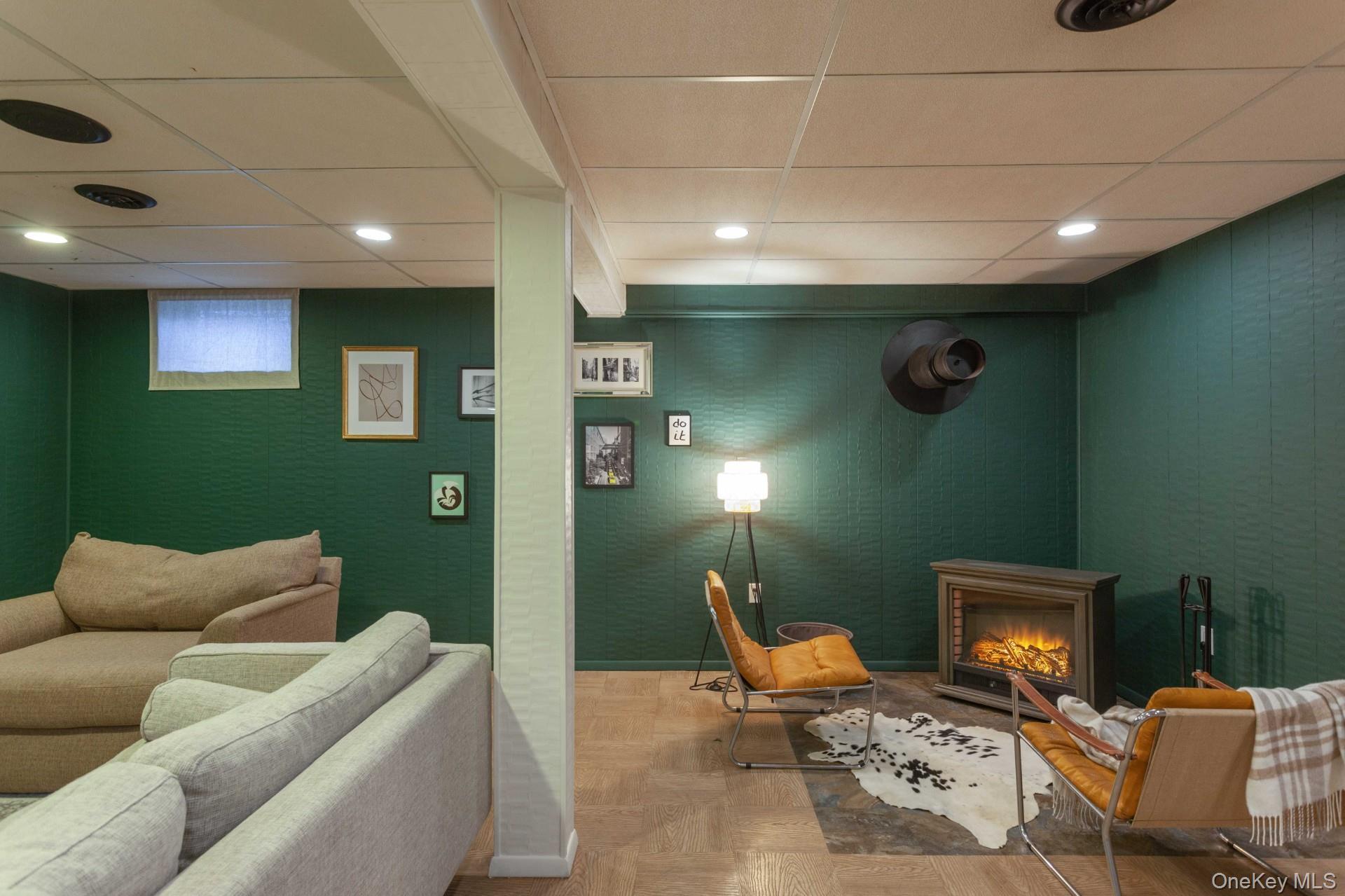 Single Family Old English Dutchess County, NY 12590, MLS-933808-12