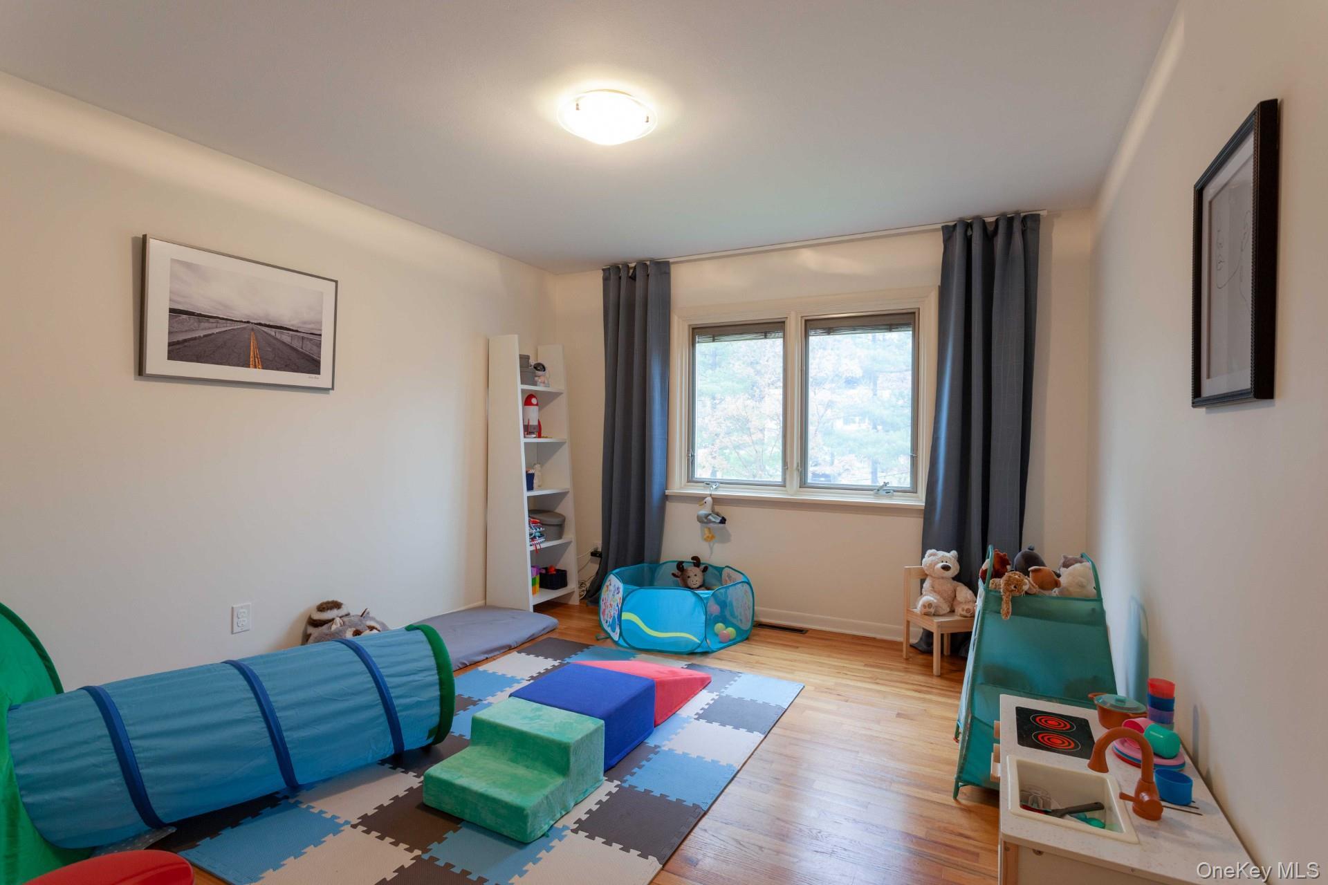 Single Family Old English Dutchess County, NY 12590, MLS-933808-19