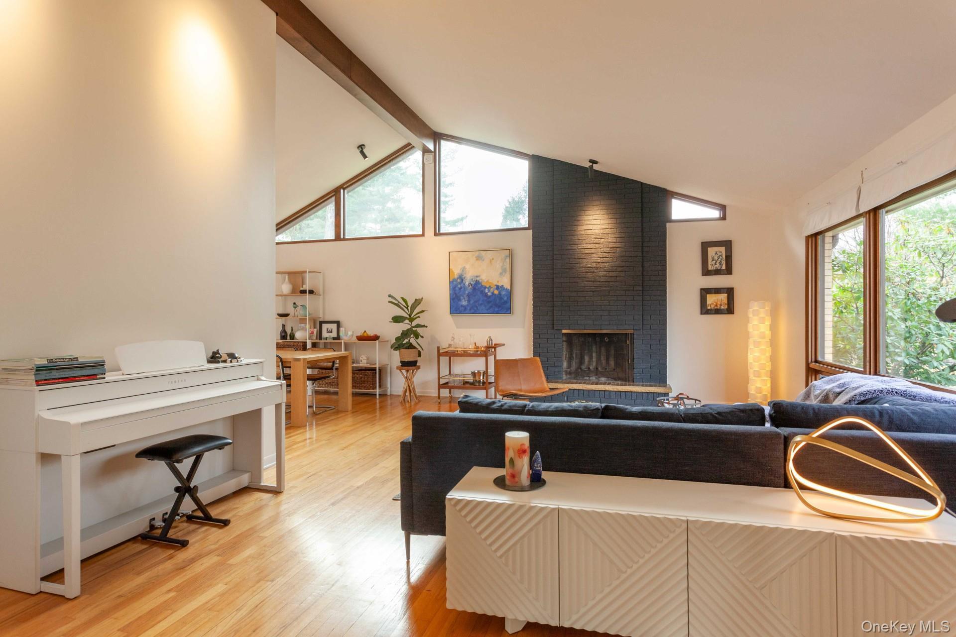 Single Family Old English Dutchess County, NY 12590, MLS-933808-4