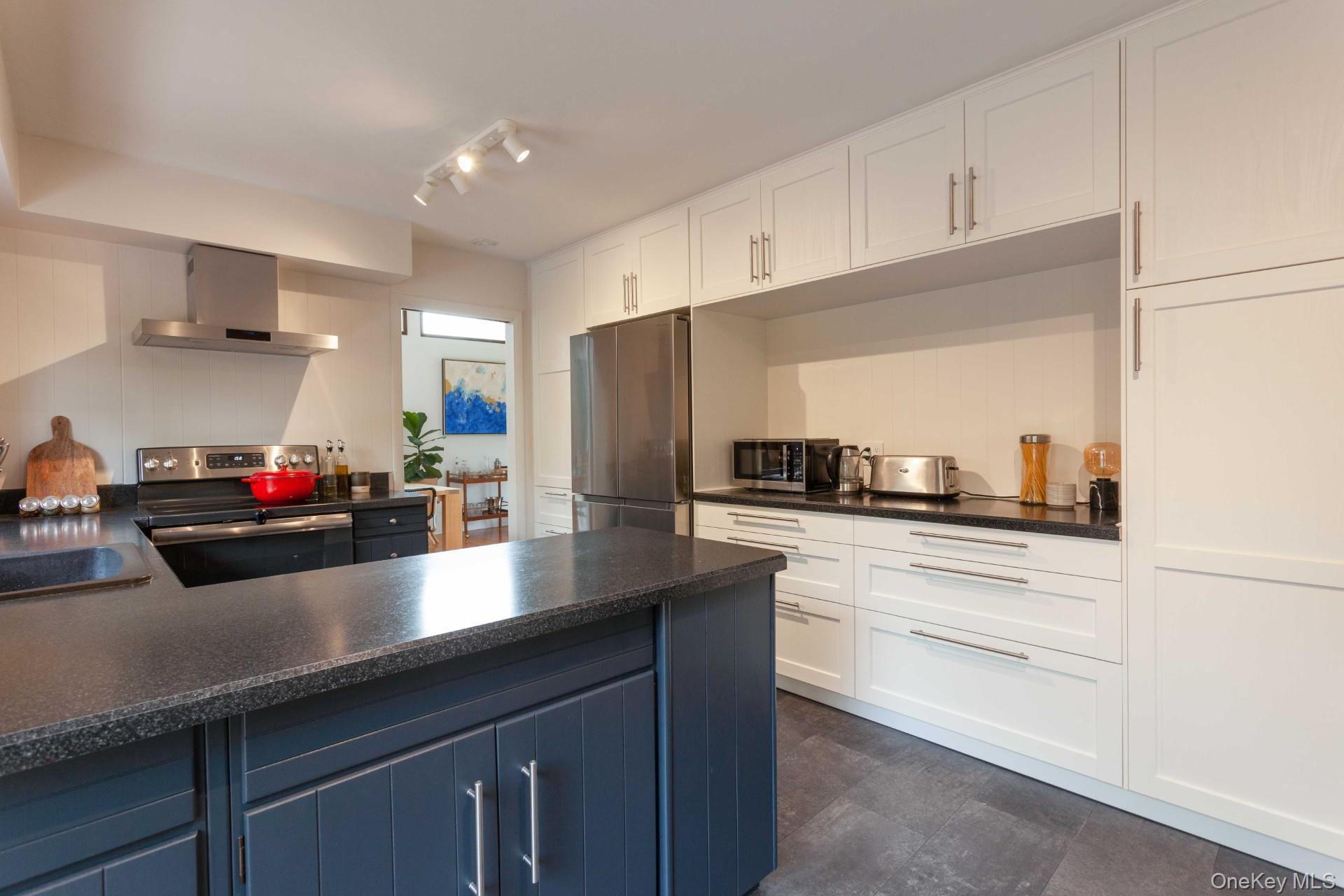 Single Family Old English Dutchess County, NY 12590, MLS-933808-9