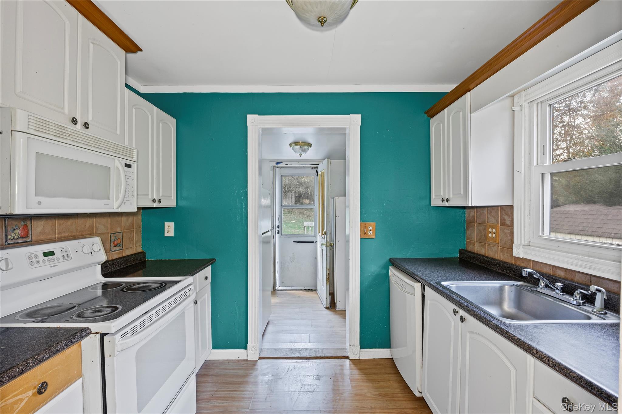 Single Family West  Suffolk County, NY 11953, MLS-933814-11