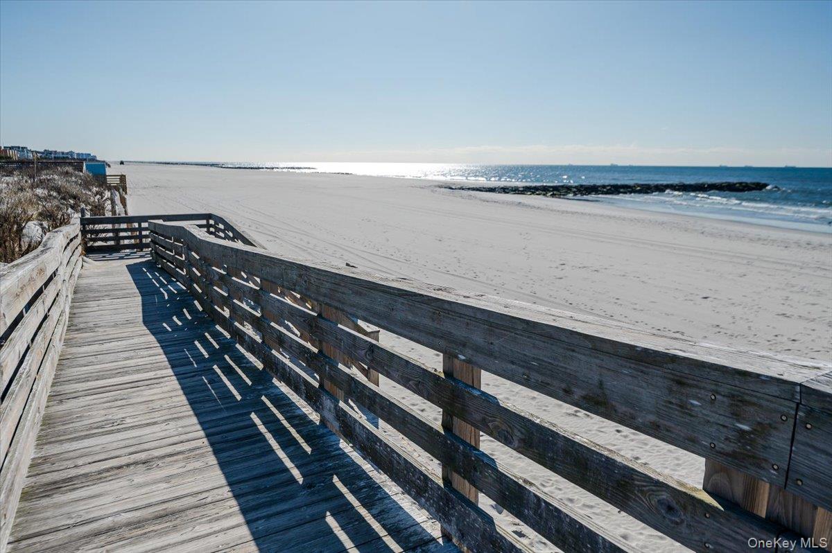 Single Family Connecticut Nassau County, NY 11561, MLS-933816-20