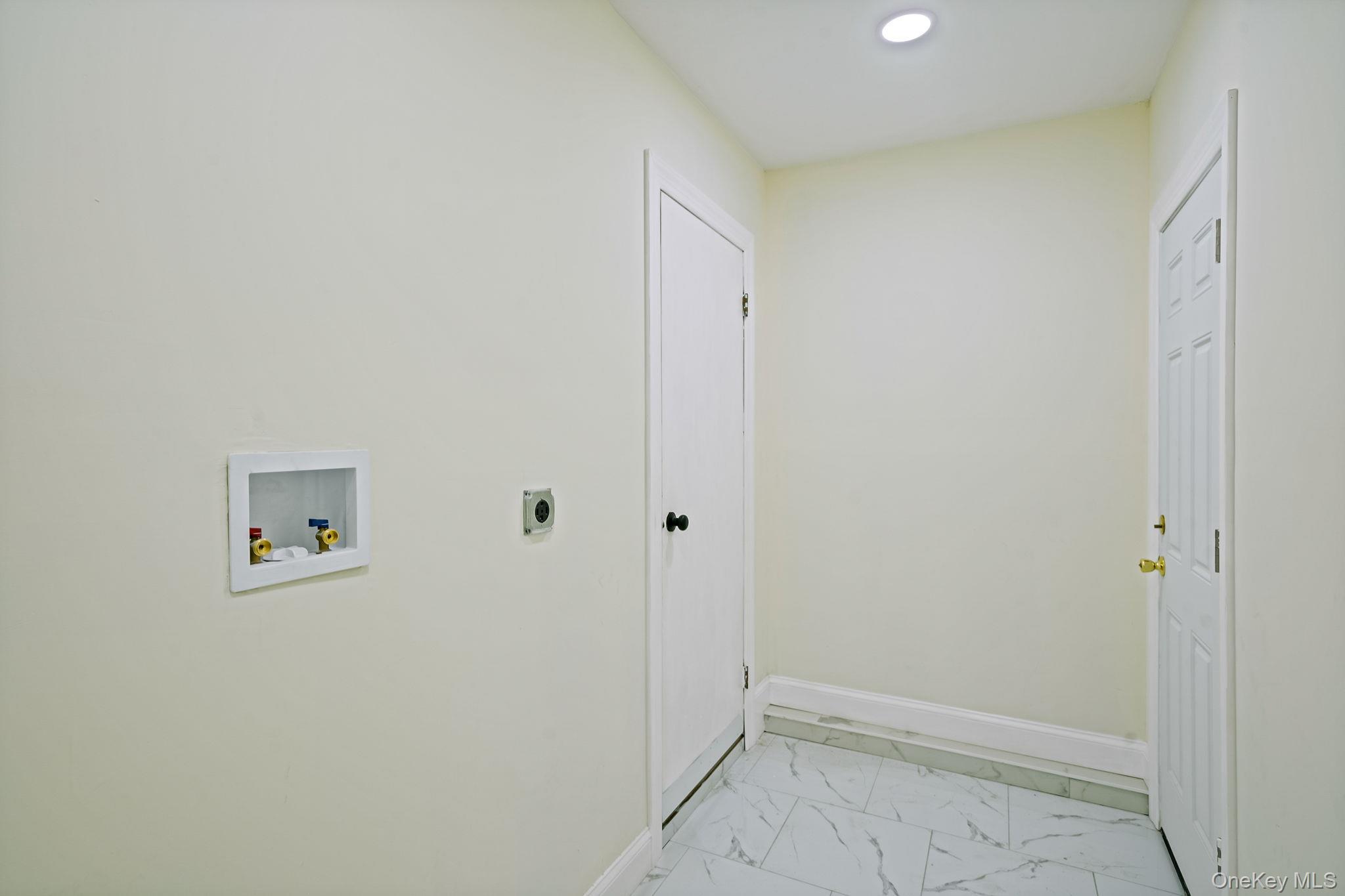 Single Family 7th Suffolk County, NY 11780, MLS-933822-27