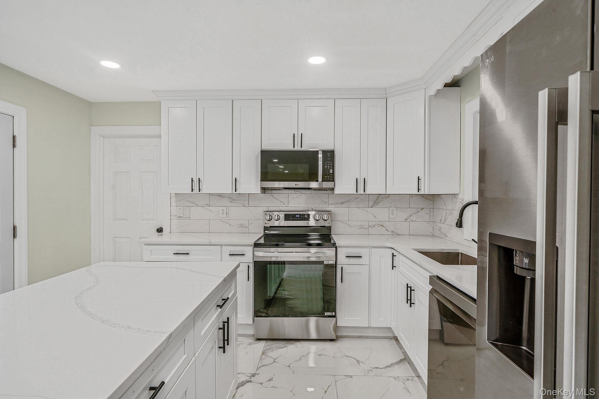 Single Family 7th Suffolk County, NY 11780, MLS-933822-4