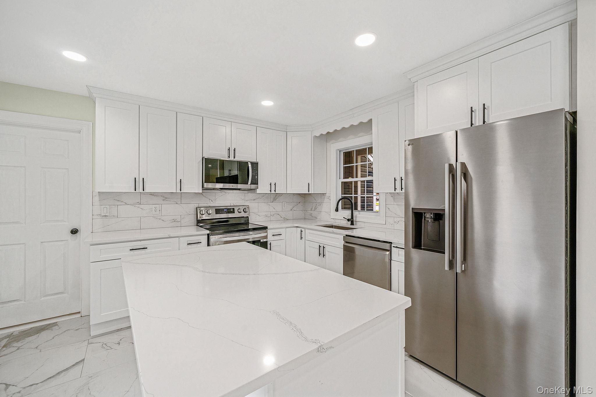 Single Family 7th Suffolk County, NY 11780, MLS-933822-6