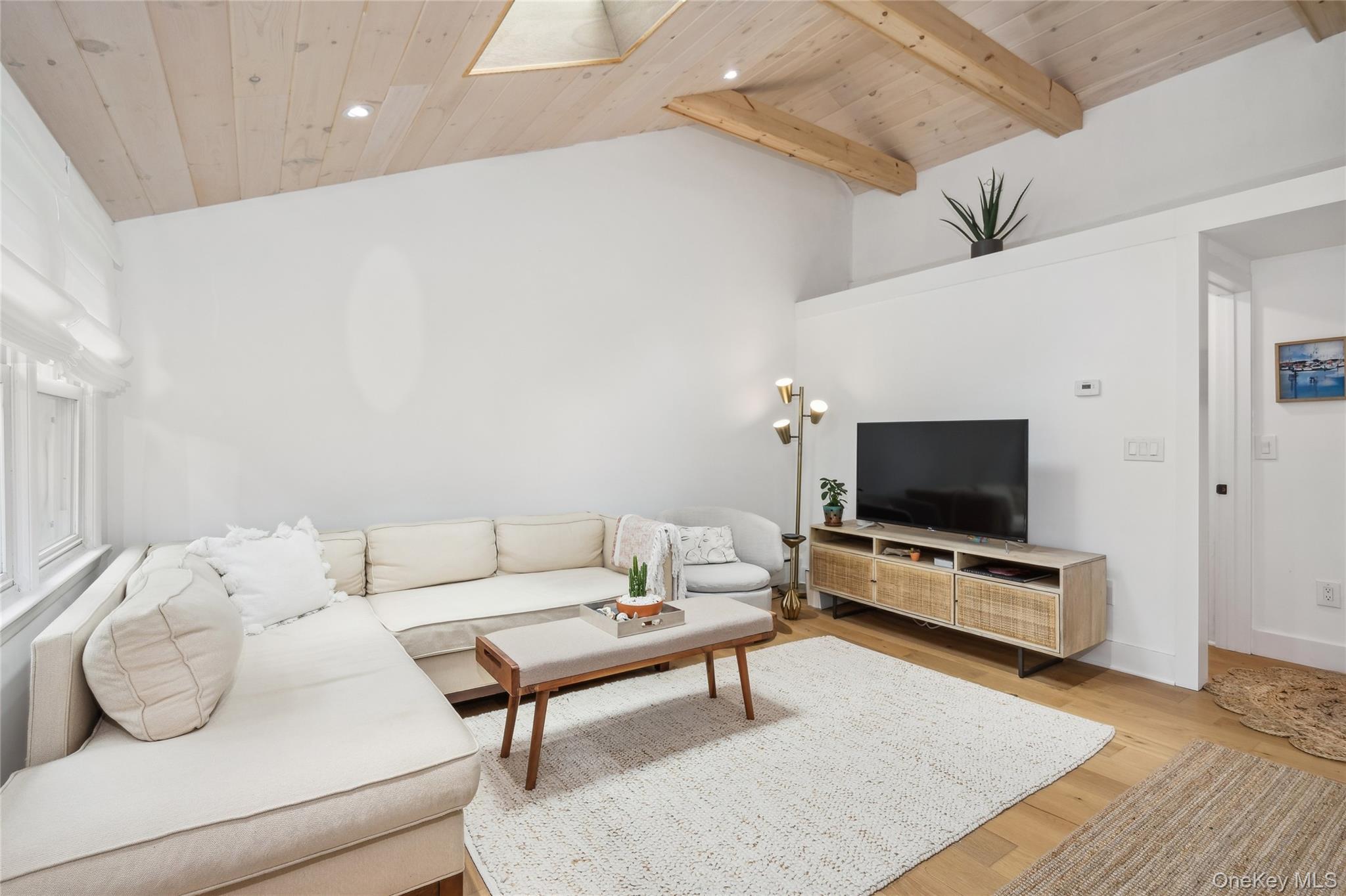 Single Family Shell  Suffolk County, NY 11946, MLS-933877-4