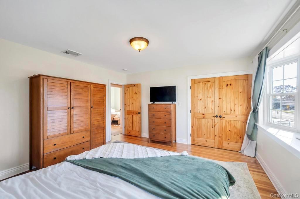 Single Family Cedar  Suffolk County, NY 11772, MLS-933902-19