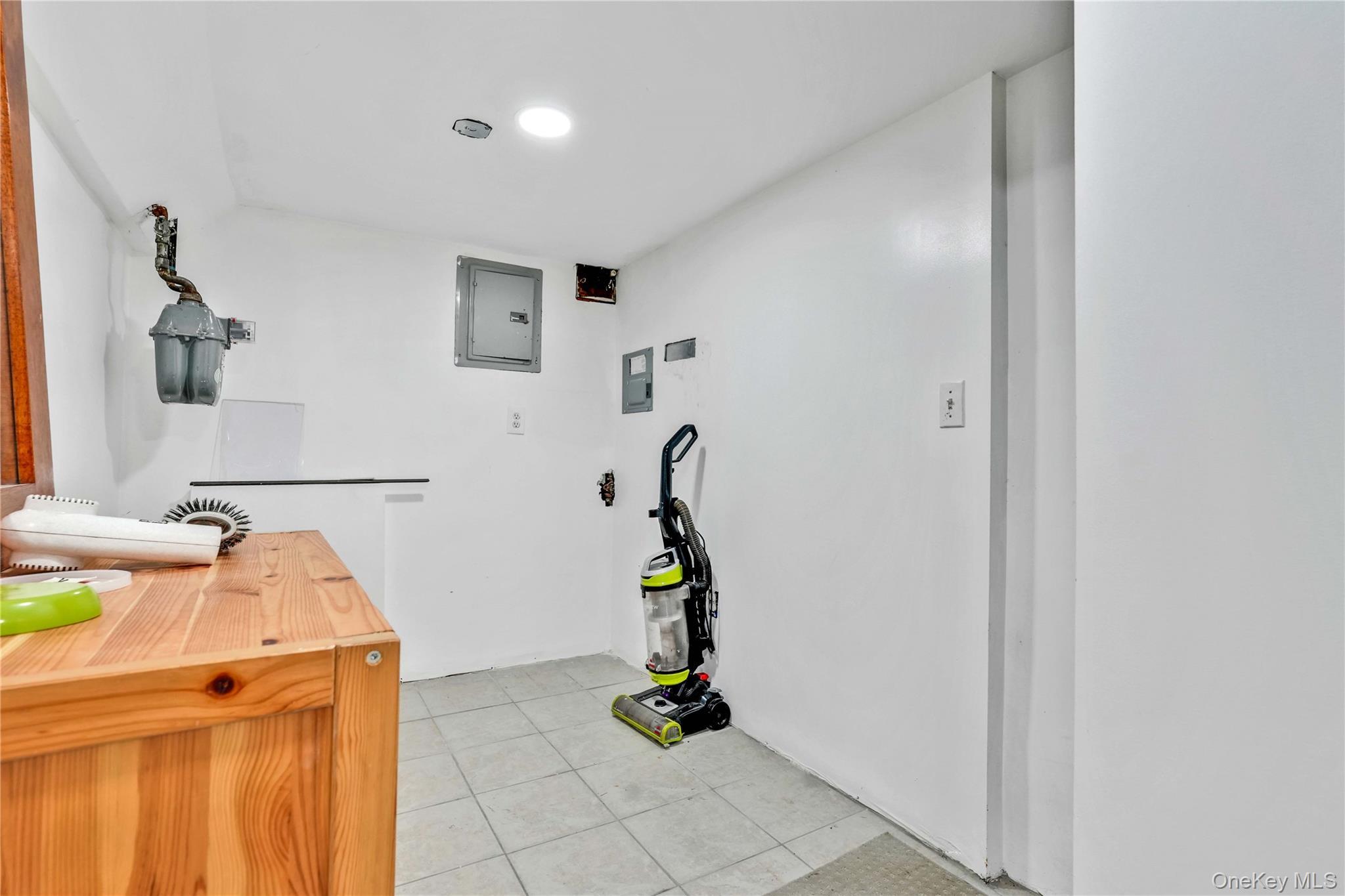 Single Family 87th  Queens, NY 11421, MLS-933948-20