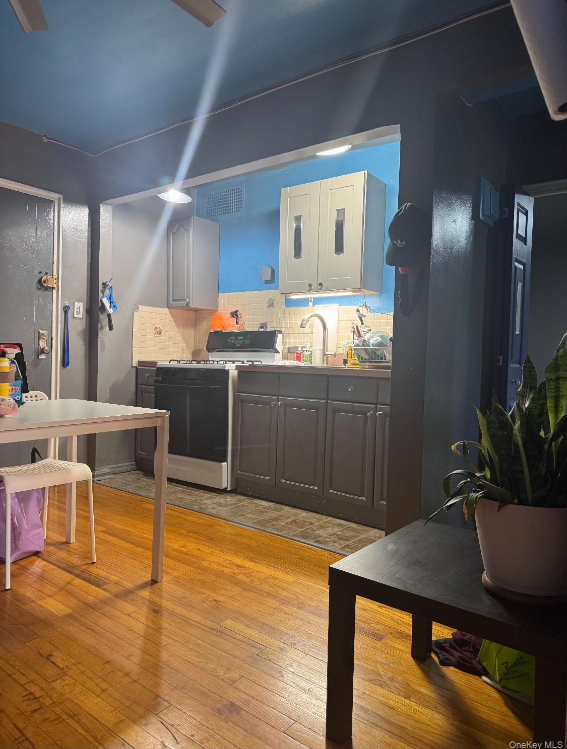 Apartment in New York - 75  Queens, NY 11364