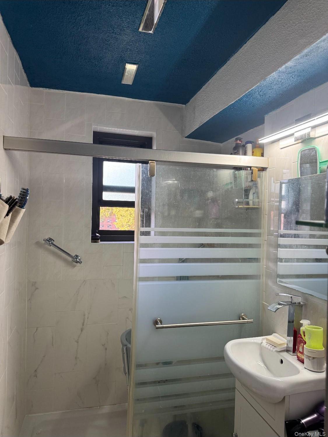 Apartment 75  Queens, NY 11364, MLS-933949-5