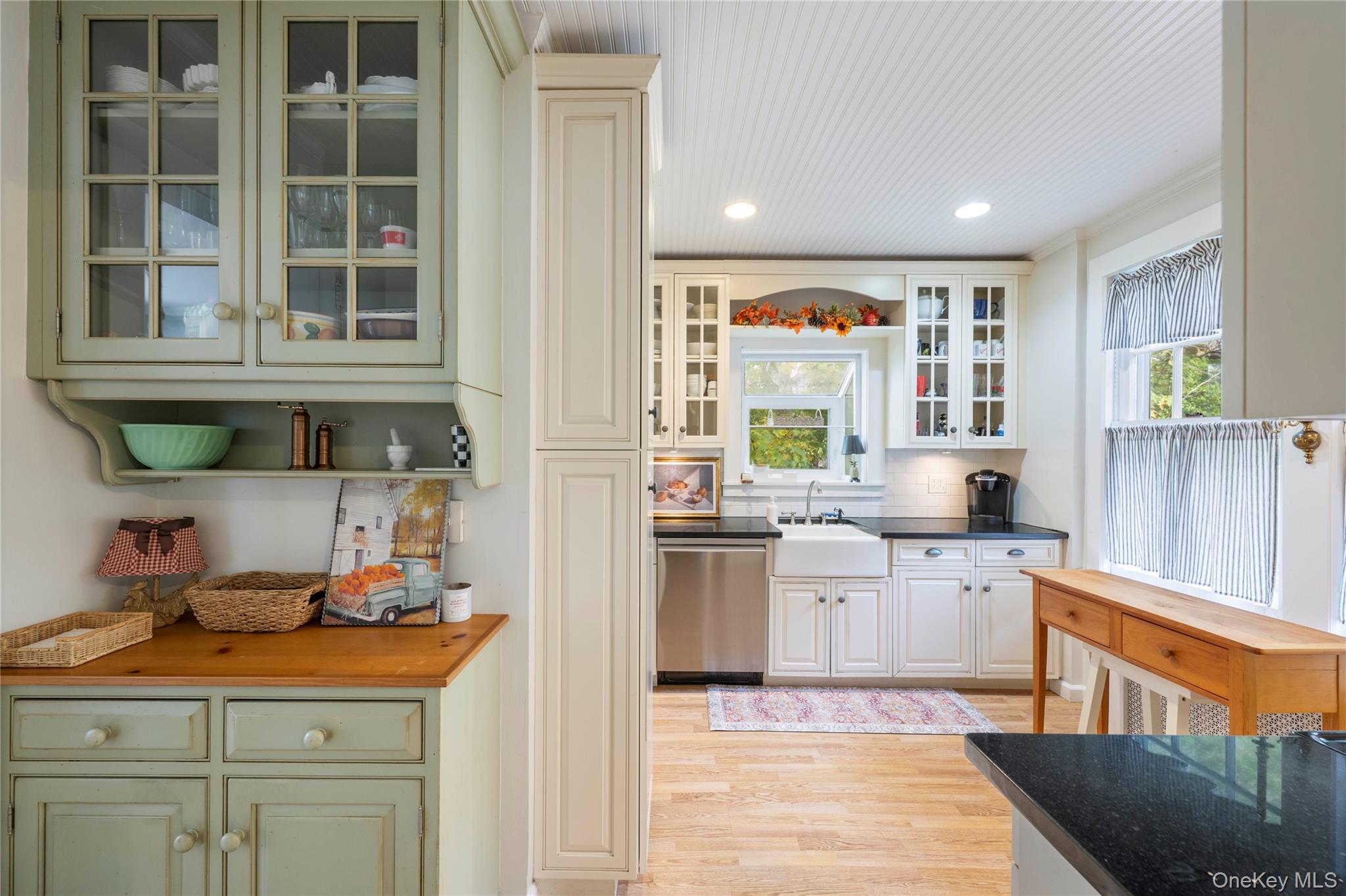 Single Family Sunnyside  Westchester County, NY 10705, MLS-933967-17