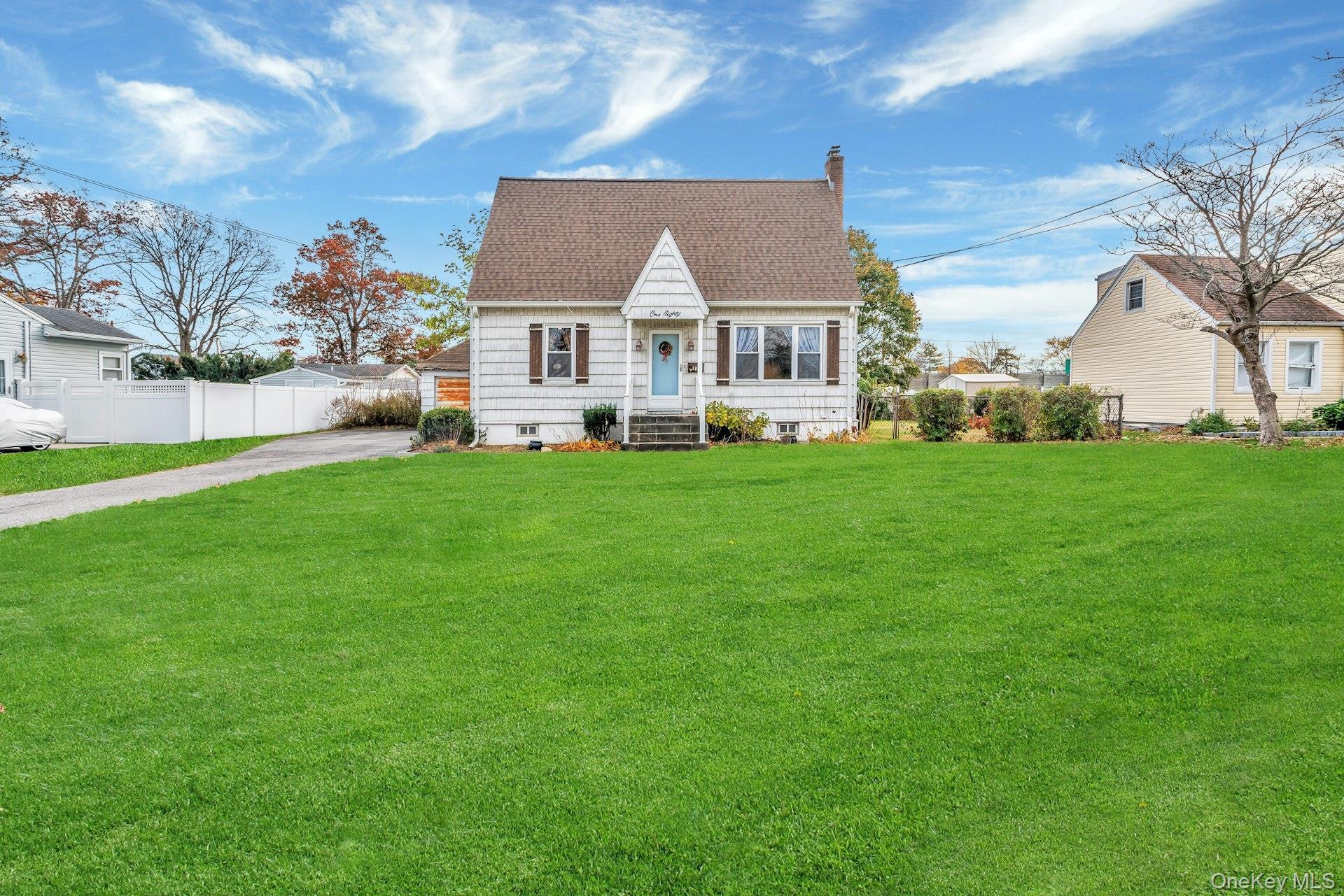 Single Family Thomas  Suffolk County, NY 11717, MLS-933971-2