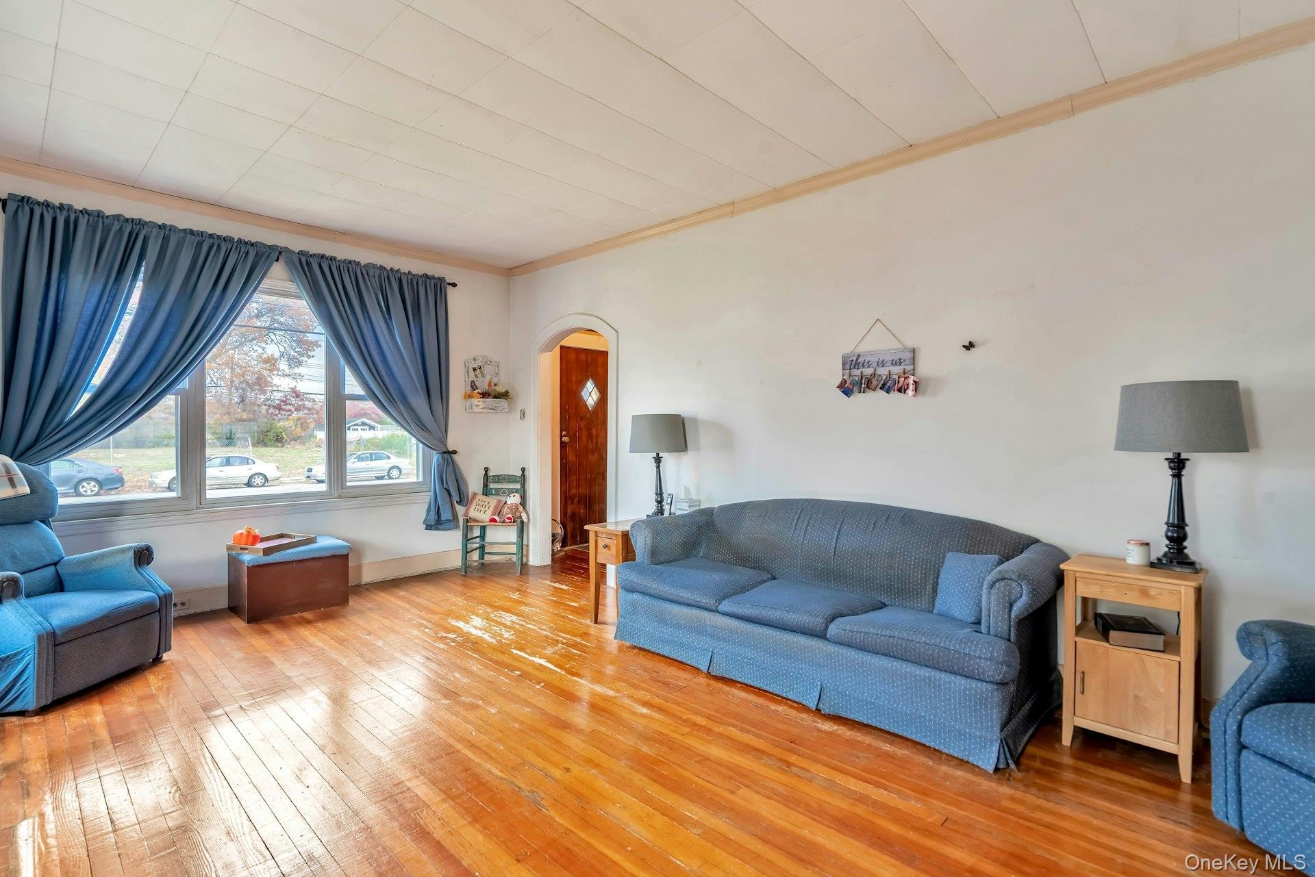 Single Family Thomas  Suffolk County, NY 11717, MLS-933971-6