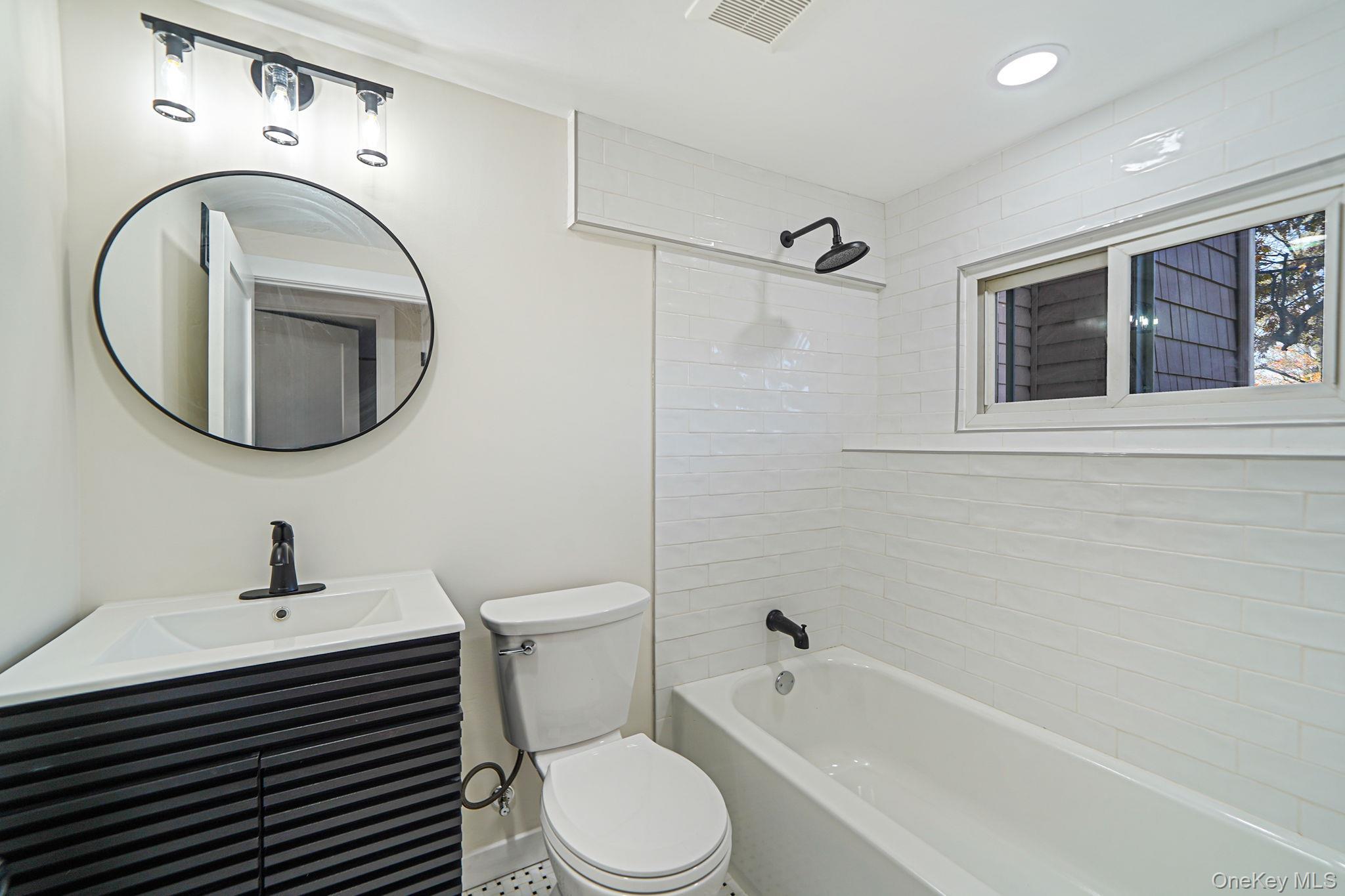 Single Family Bardolier  Suffolk County, NY 11706, MLS-933978-19