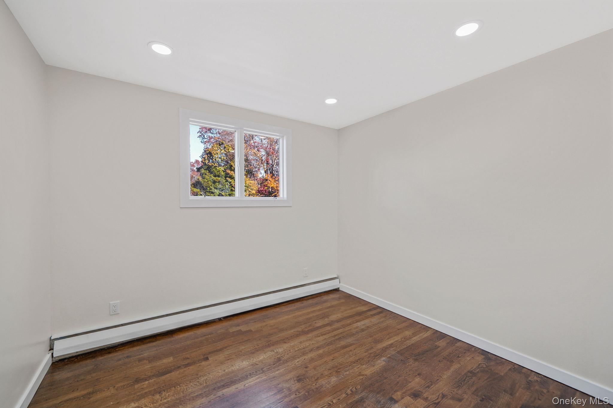 Single Family Bardolier  Suffolk County, NY 11706, MLS-933978-24