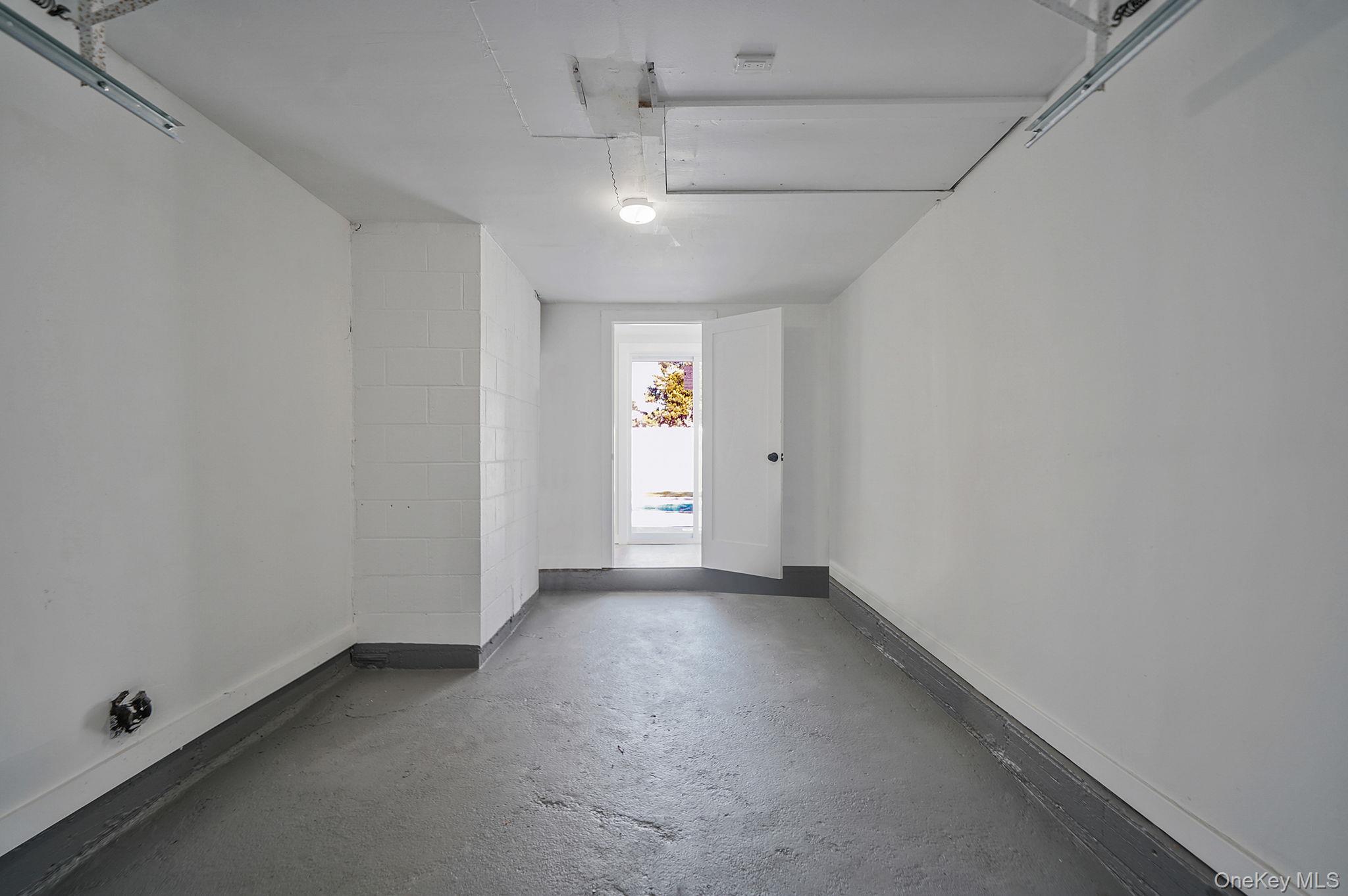 Single Family Bardolier  Suffolk County, NY 11706, MLS-933978-29