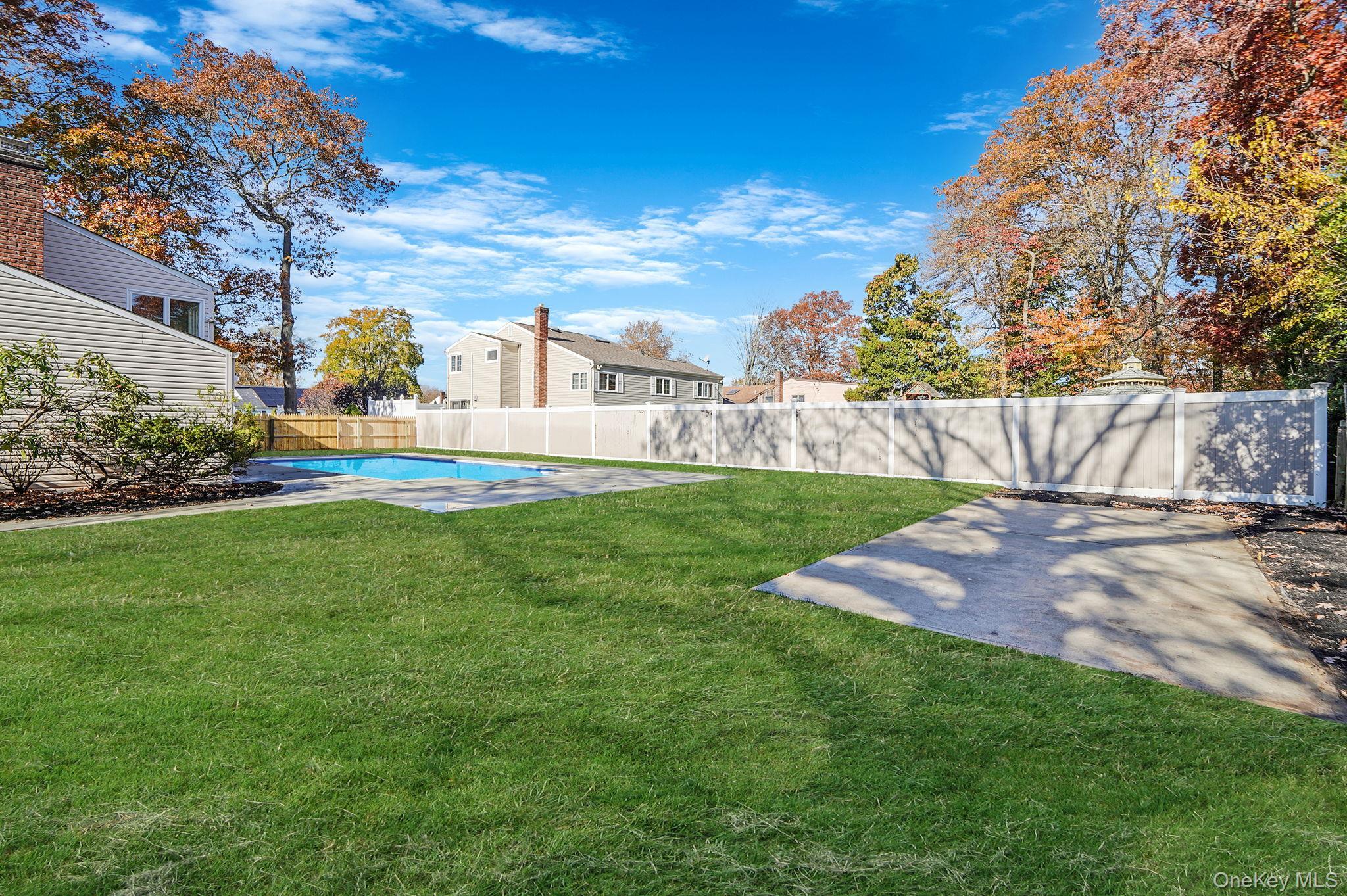 Single Family Bardolier  Suffolk County, NY 11706, MLS-933978-4