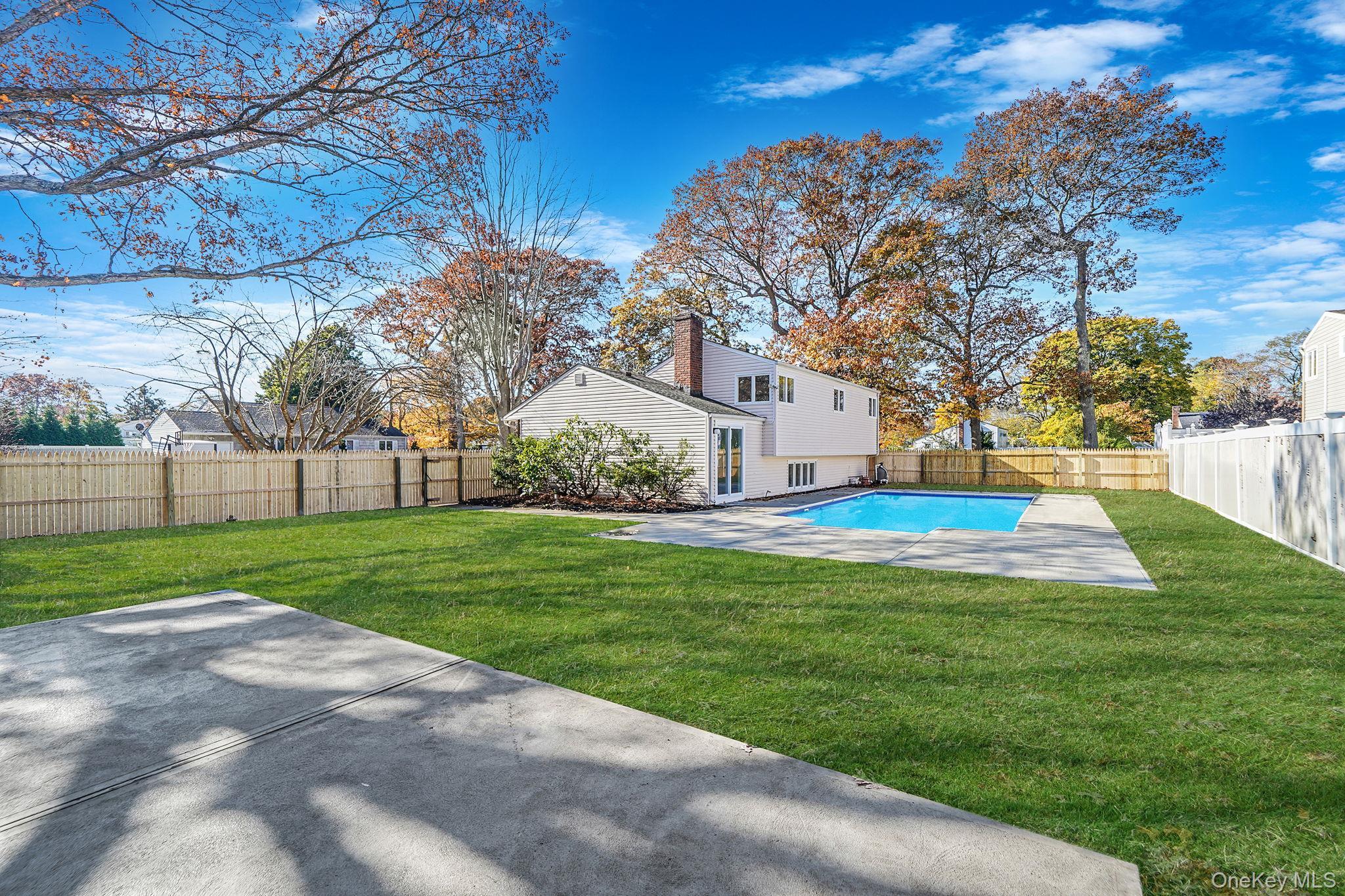 Single Family Bardolier  Suffolk County, NY 11706, MLS-933978-5